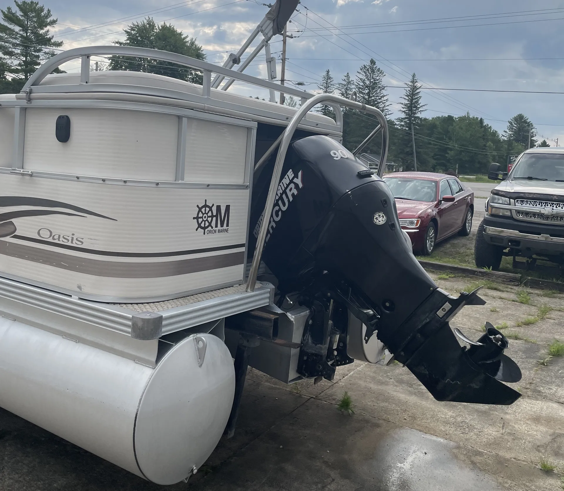 Manitou Pontoon 22 Oasis 8'6" in East Tawas, MI — photo 2