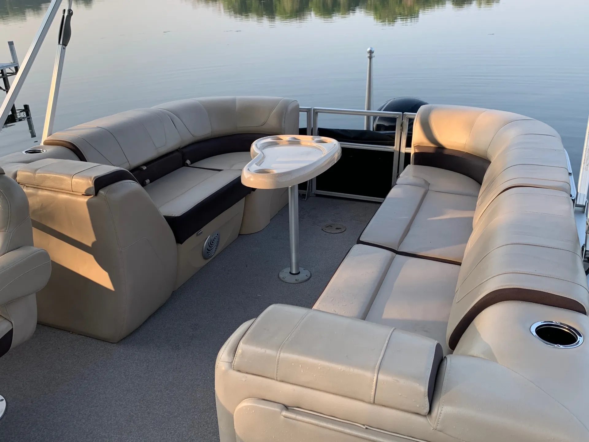 22ft 115HP Tritoon on Medicine Lake