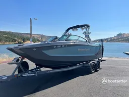 X24 Mastercraft. 2023! Absolutely gorgeous! The Bentley of boats! 