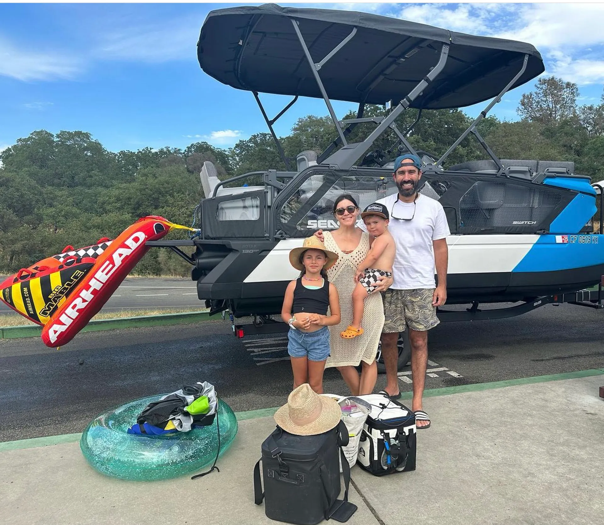 Folsom Lake’s #1 Boat Rentals: 18’ & 21’ Pontoons Ready to Book!