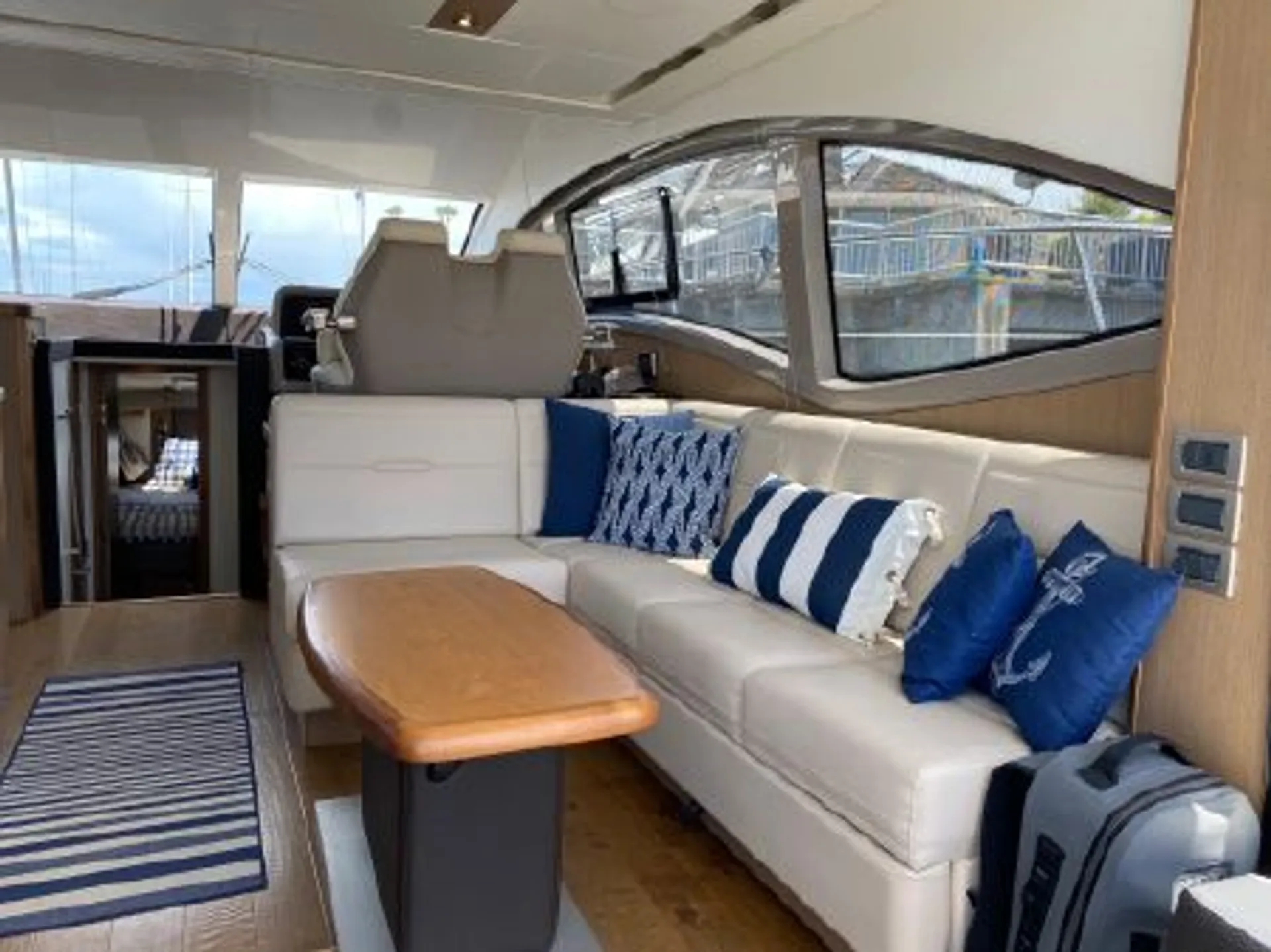 43 FT Luxury sea Ray motor yacht