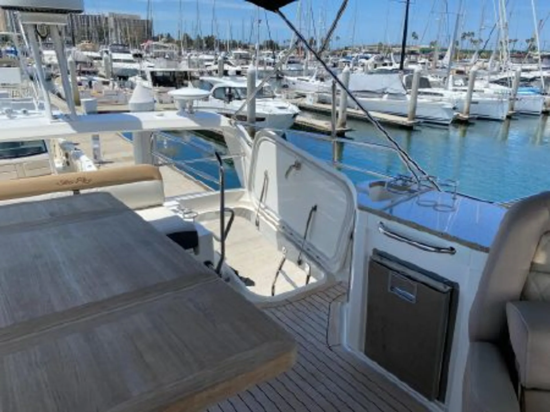 43 FT Luxury sea Ray motor yacht