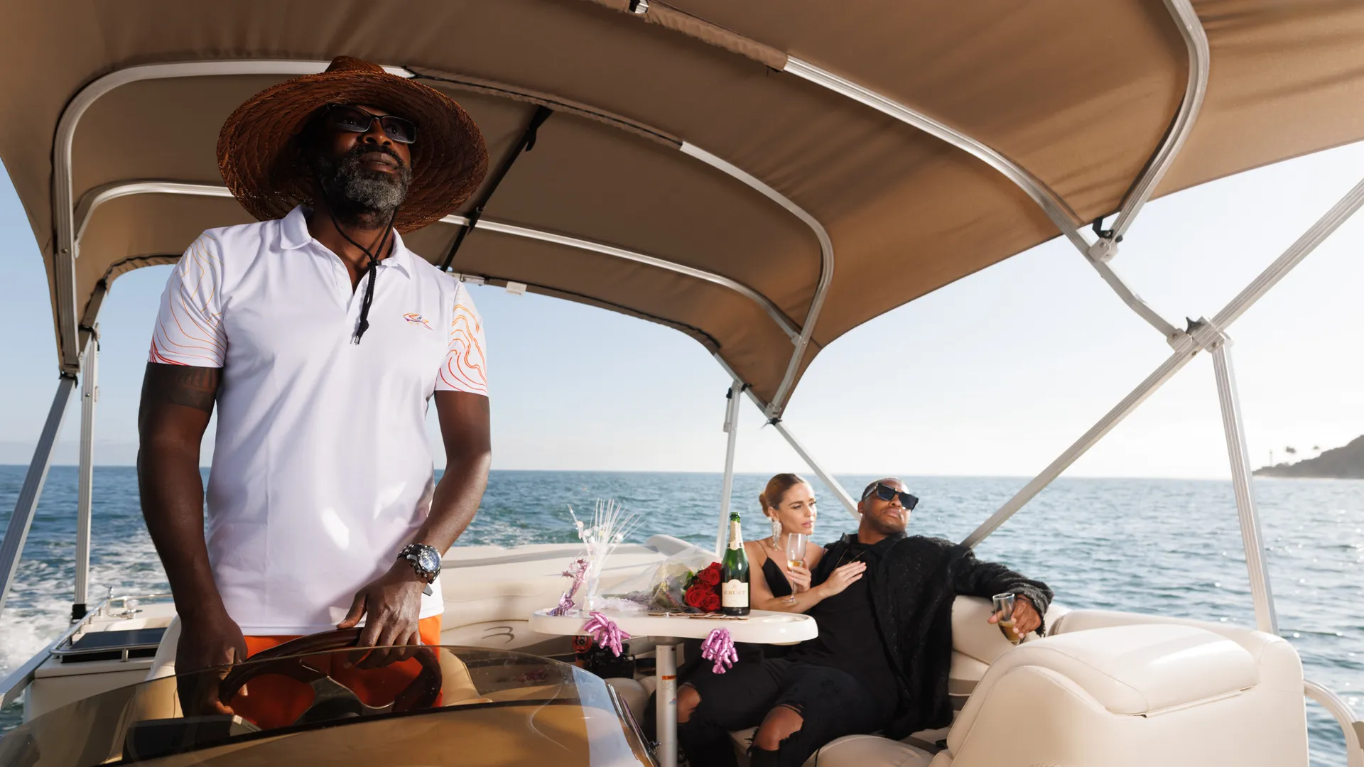 Luxurious Pontoon W/Mega Audio/ Licensed Port of San Diego Charter 