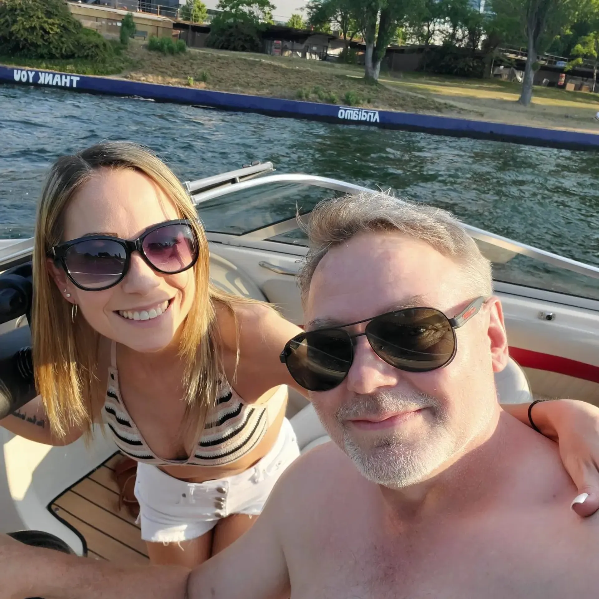 Fast and Fun 20' Glastron Bowrider on Lake Union/Lake Washington