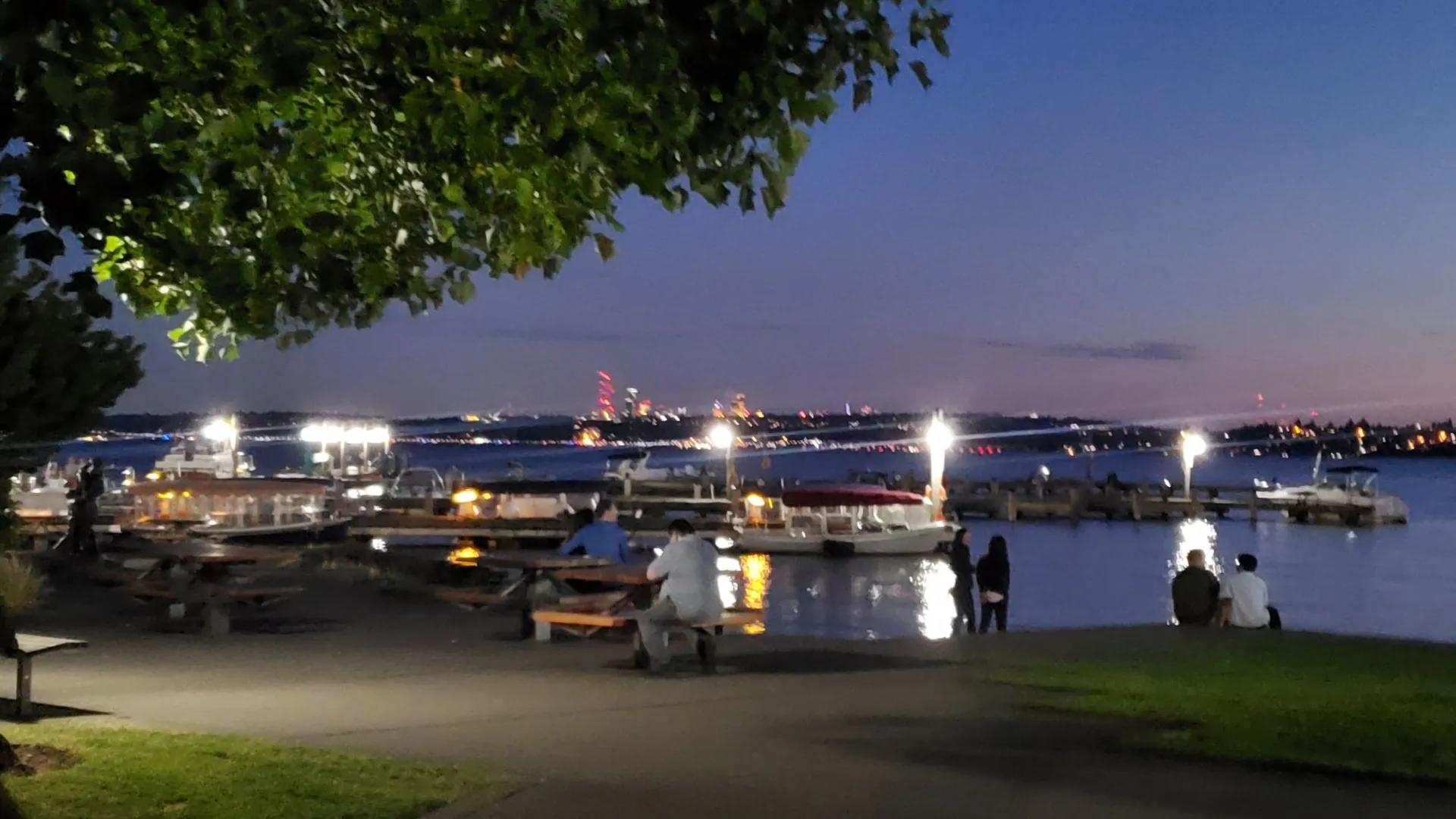 Fast and Fun 20' Glastron Bowrider on Lake Union/Lake Washington