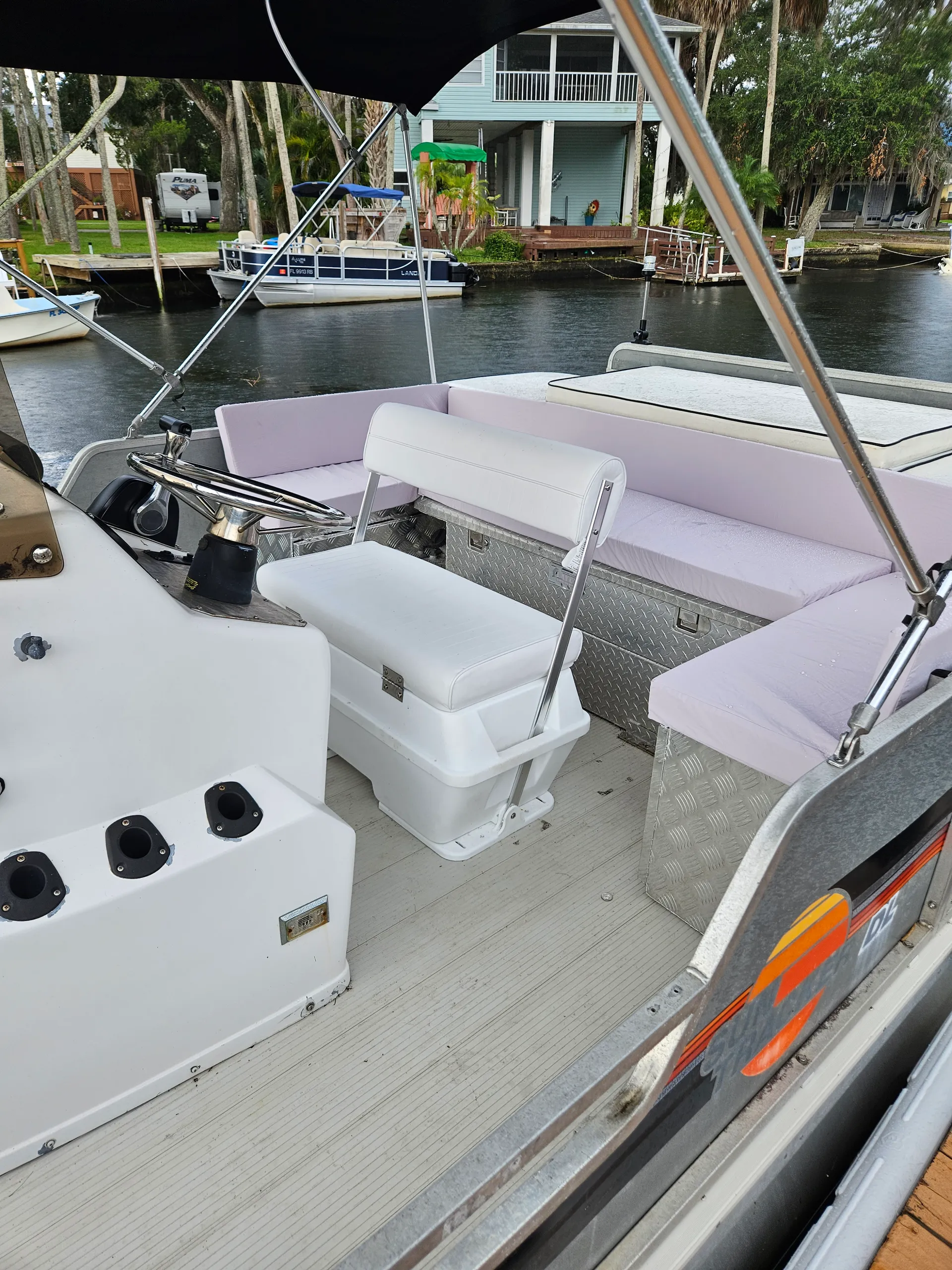 20' Sun Tracker DL Pontoon Boat