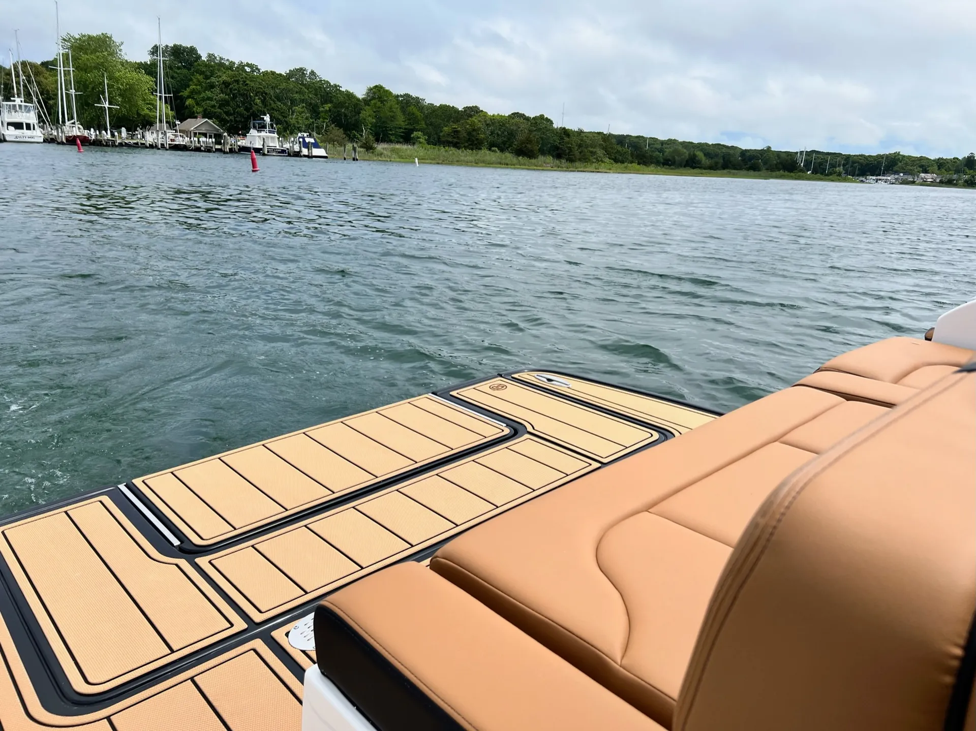CHAPARRAL BOATS 26 SURF in Greenport, NY — photo 6