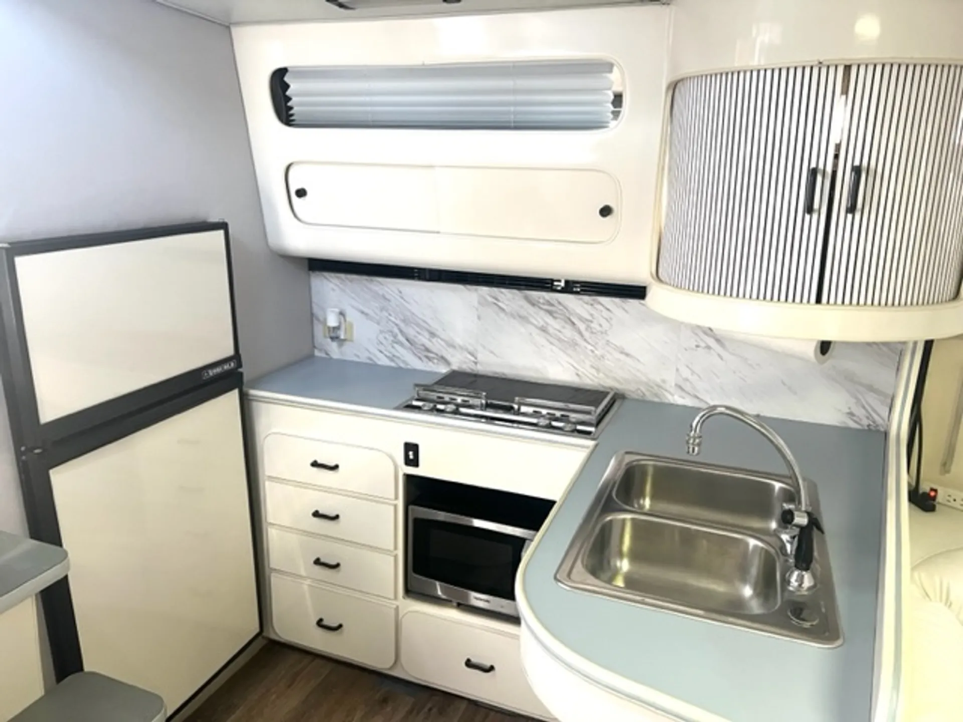 44ft Luxury Spacious Party Motor Yacht - Paradise