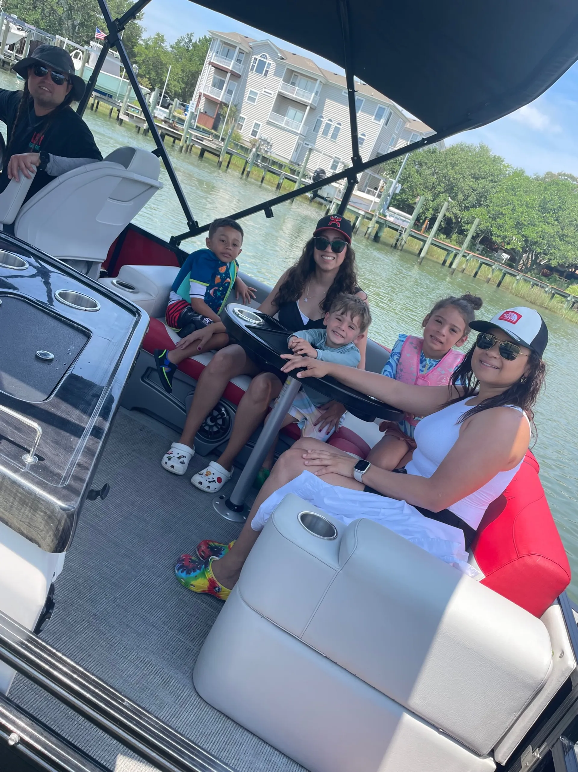 Cruise in Style: Luxury Tritoon Adventures