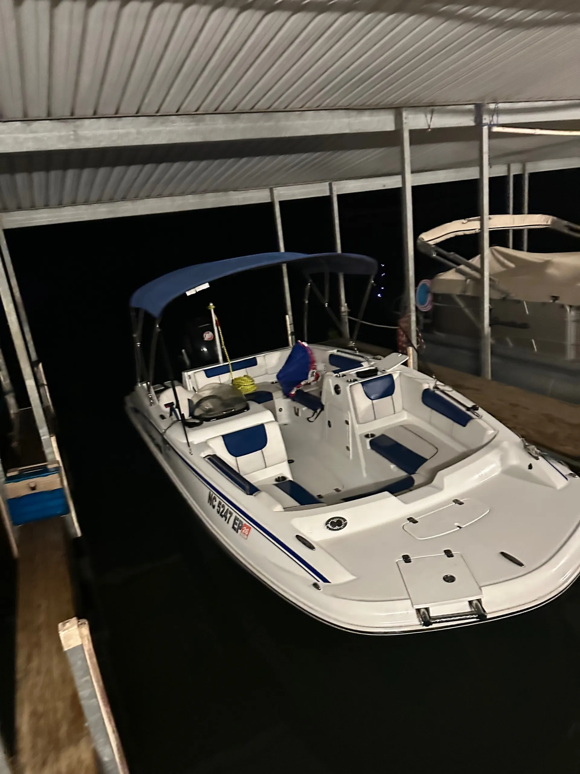 Deck Boat on Lake Wylie / Catawba river