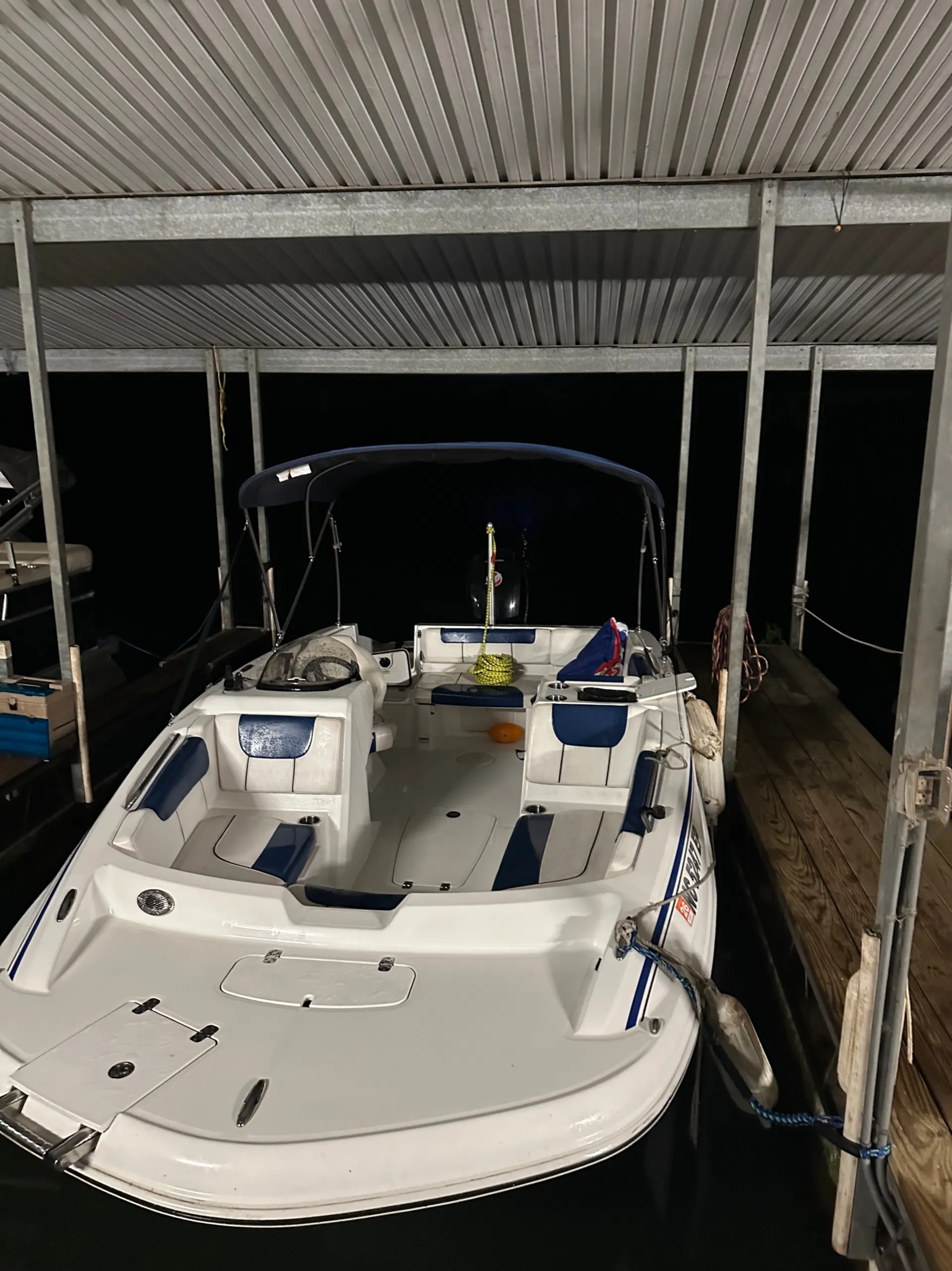 Deck Boat on Lake Wylie / Catawba river