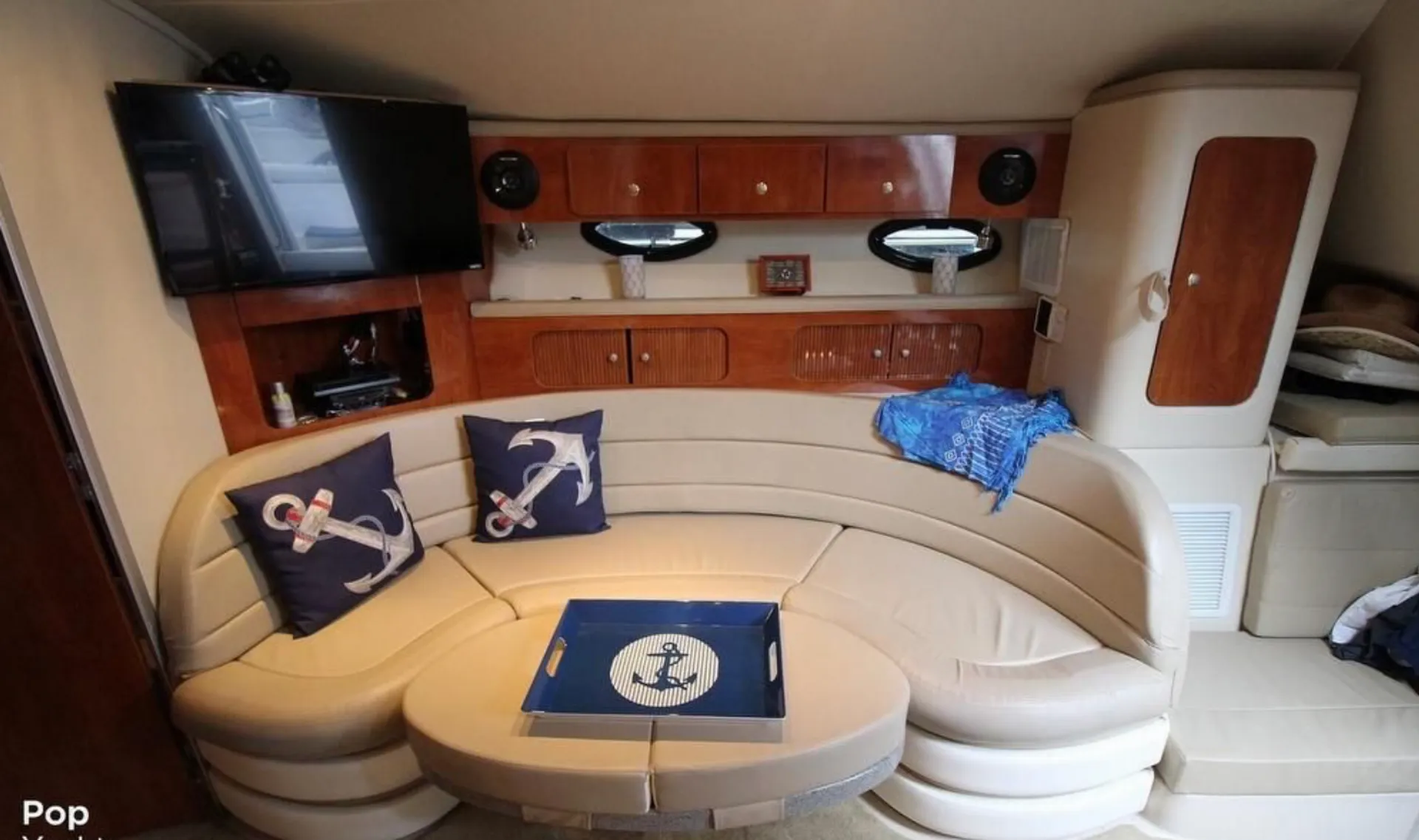 Larson Boats 370 Cabrio Mid-Cabin in Miami, FL — photo 8