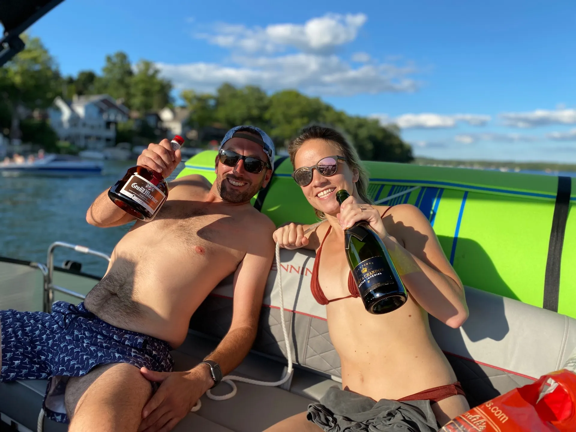 2022 Bennington BowRider Tritoon 250HP Yamaha *WE DELIVER TO YOUR LAKE