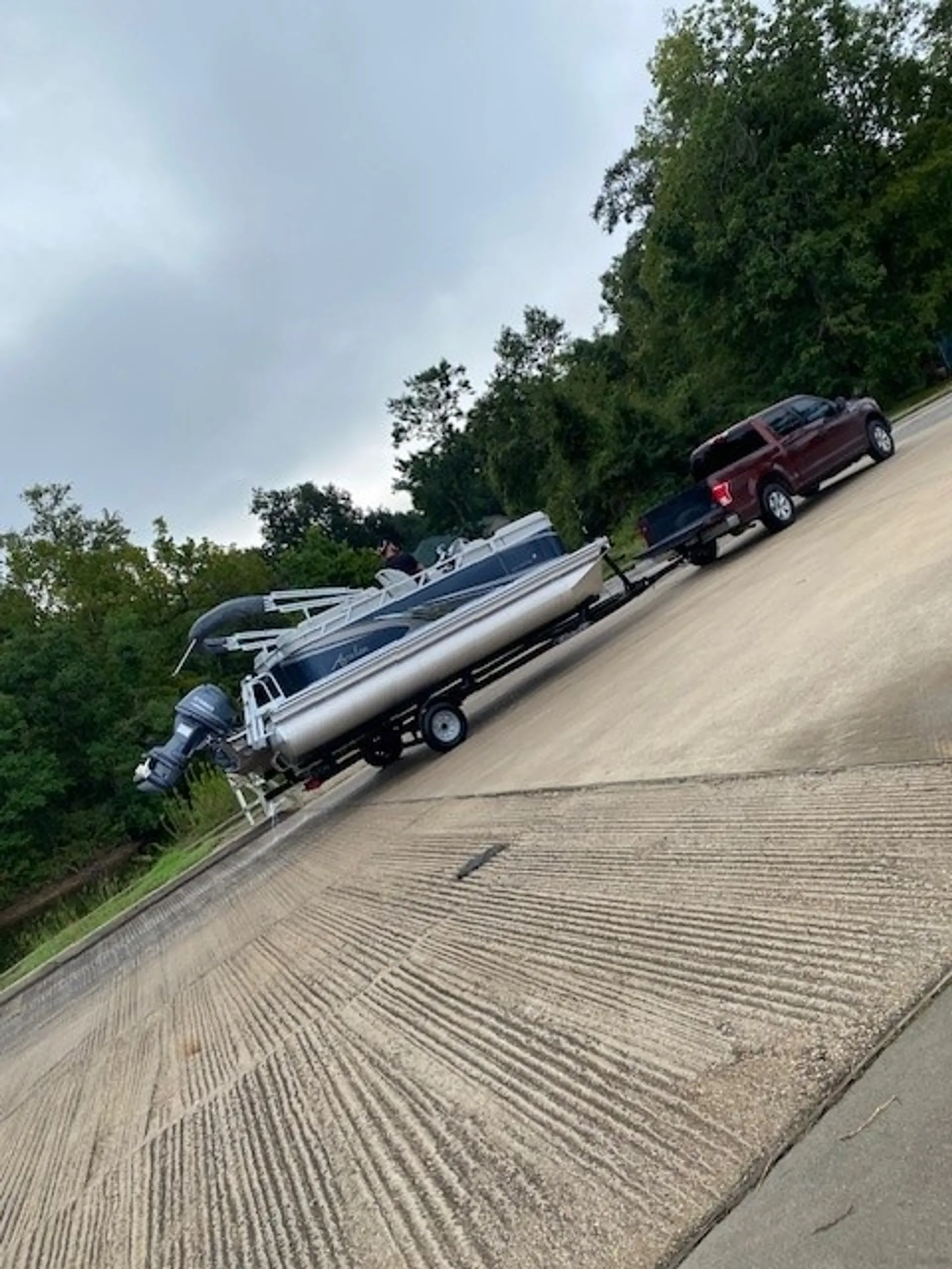2022 18ft Avalon Pontoon (No tubing)