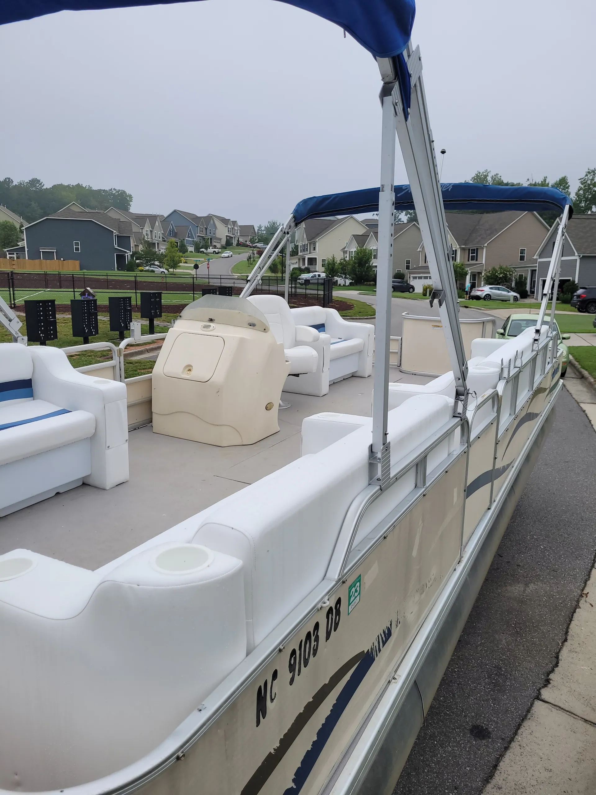 Family Fun &amp; Sun 24 Foot Tritoon. Lots of shade.