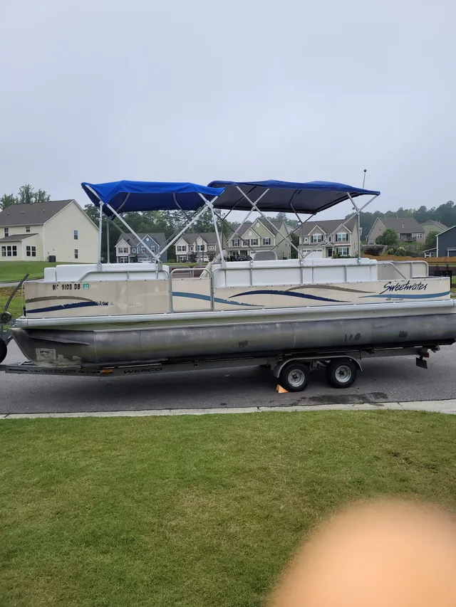 Rent a Godfrey Marine pontoon in Chapel Hill, NC near me