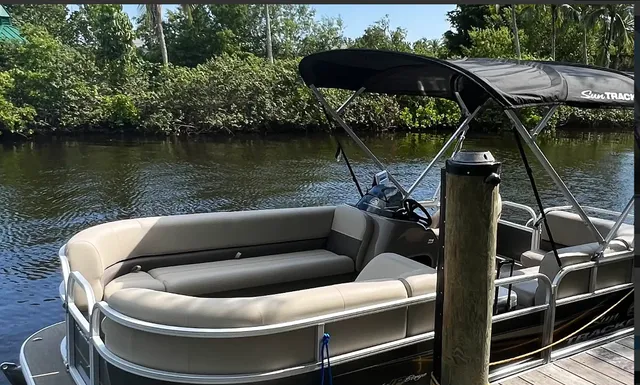 Rent a SUN TRACKER pontoon in Sacramento, CA near me