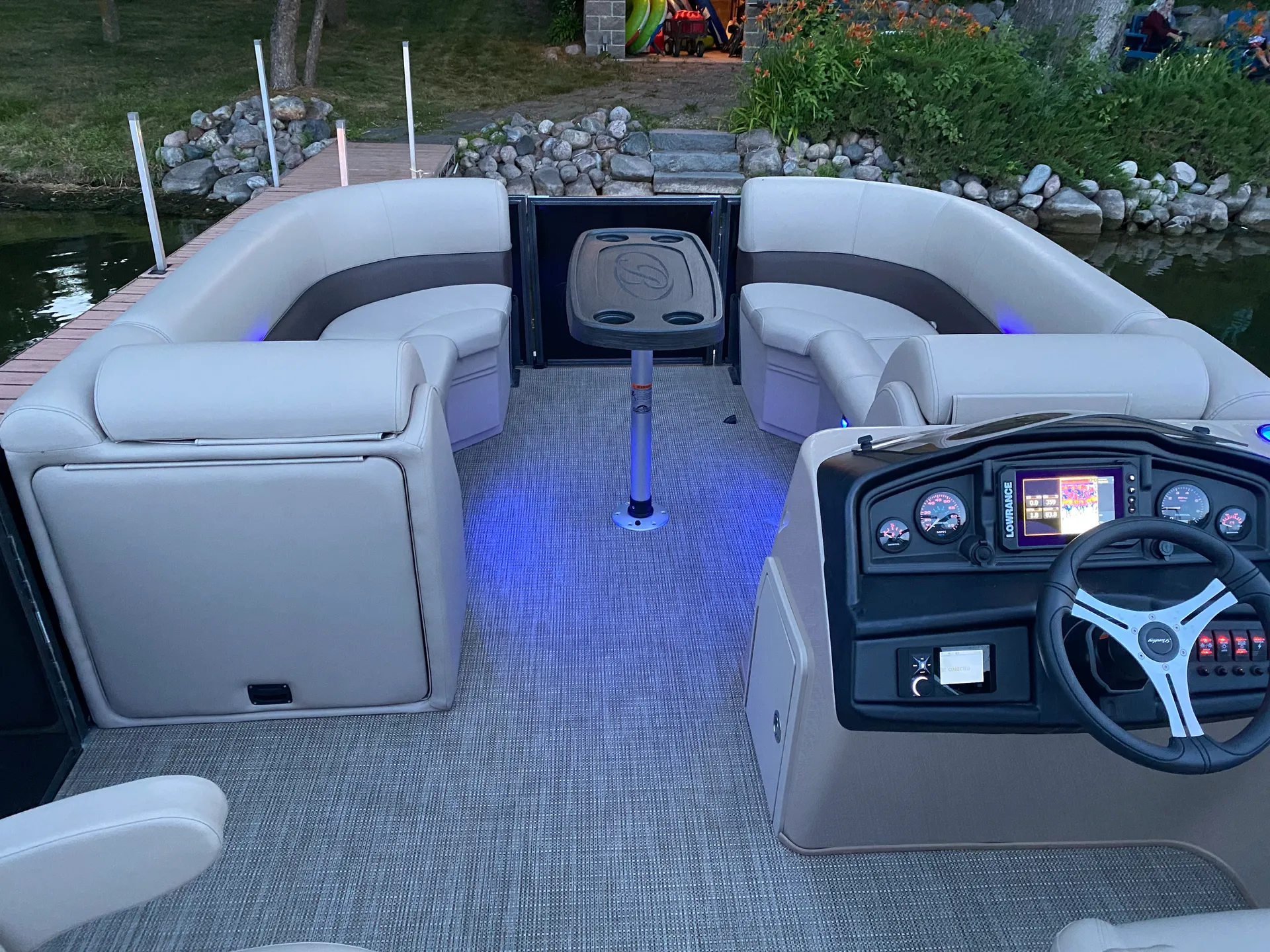 ENCORE BENTLEY BENTLEY ENCORE 220 SWINGBACK in Maple Lake, MN — photo 2