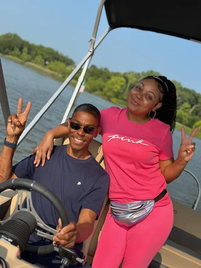 Rent a Harris  pontoon in Fort Washington, MD near me