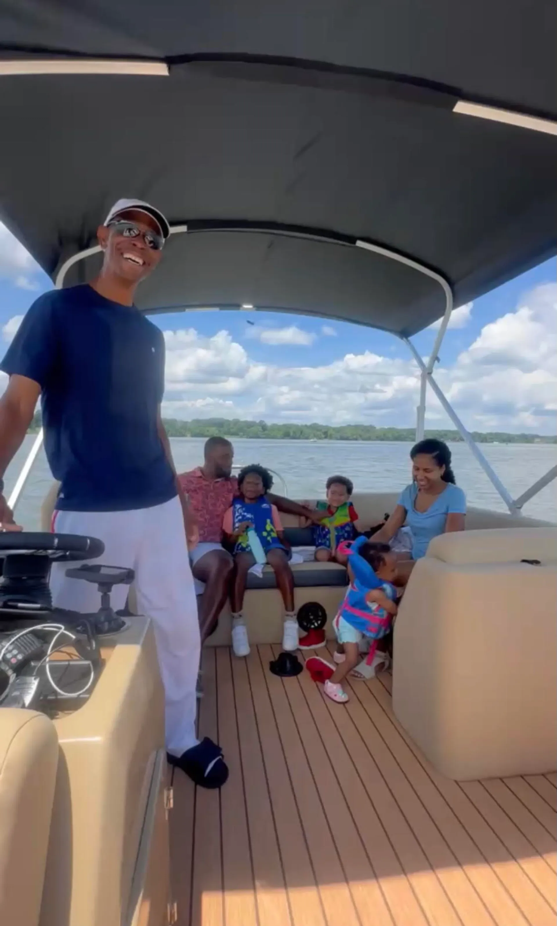 The Play Station - Washington DC 23 Foot Pontoon (lights, cooler, etc)