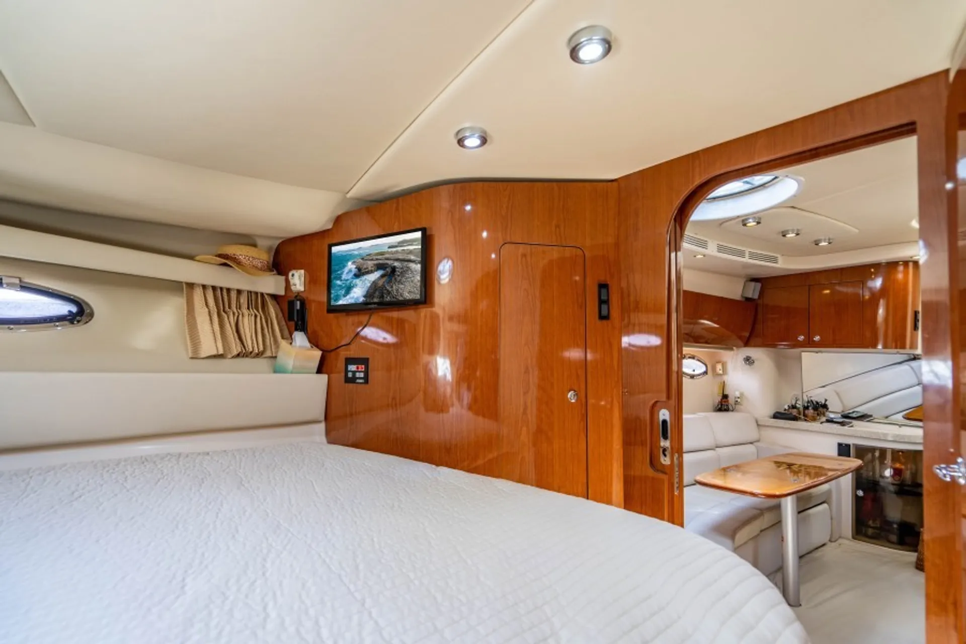 Regal Commodore Yacht for charter Lake Travis: Up to 20 Max