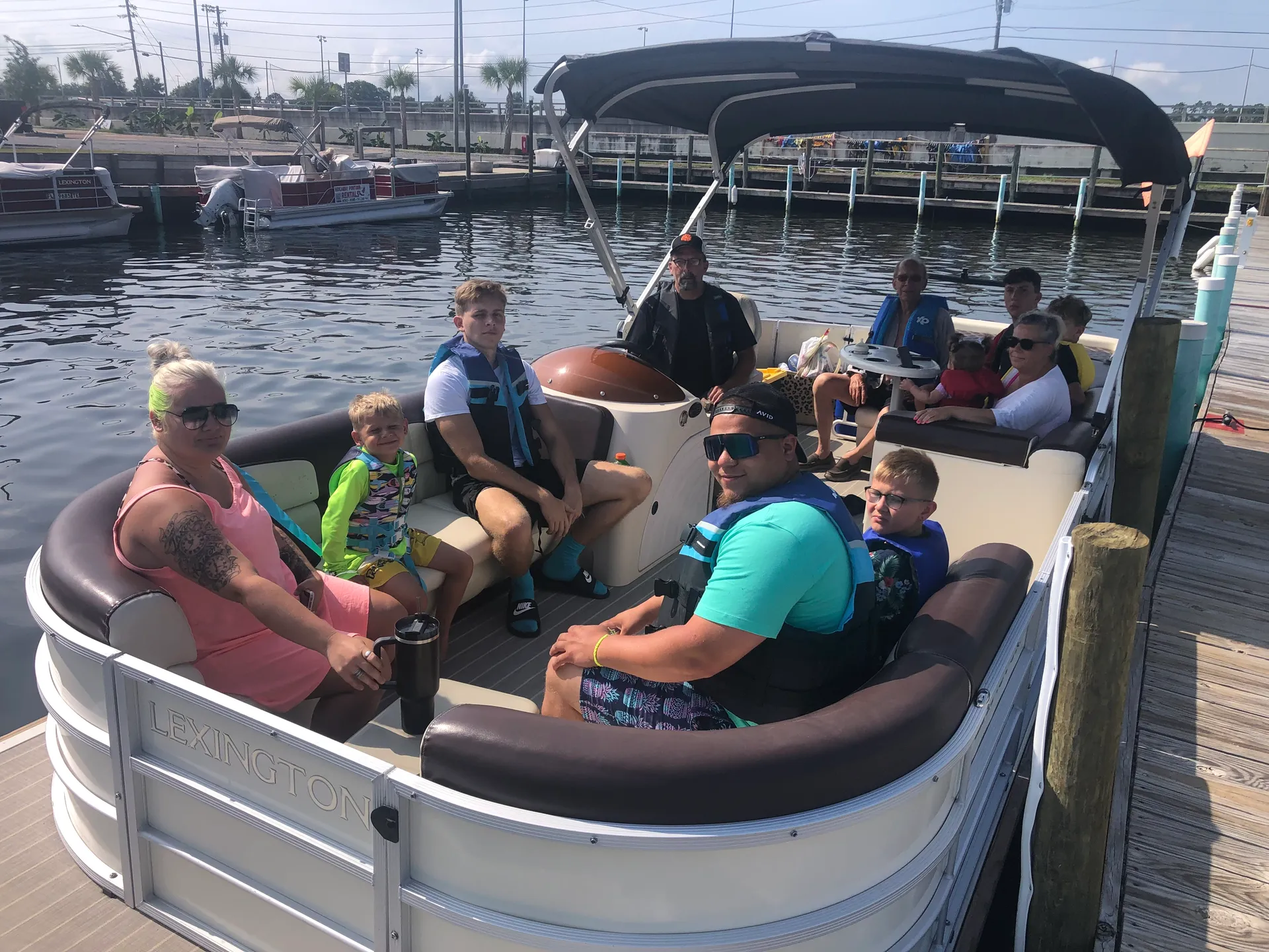 "Fun in the Sun" Best priced Pontoon - 12 ppl!