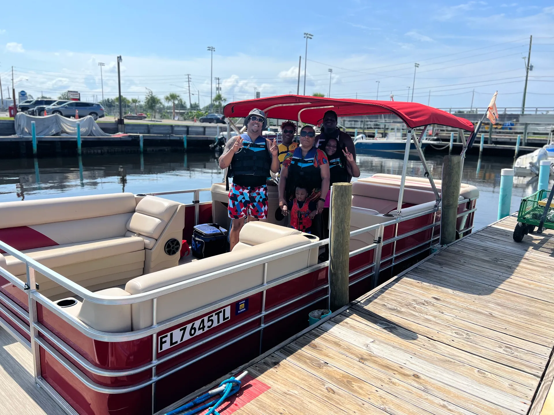 Amazing Pontoon in Panama City! 11 ppl