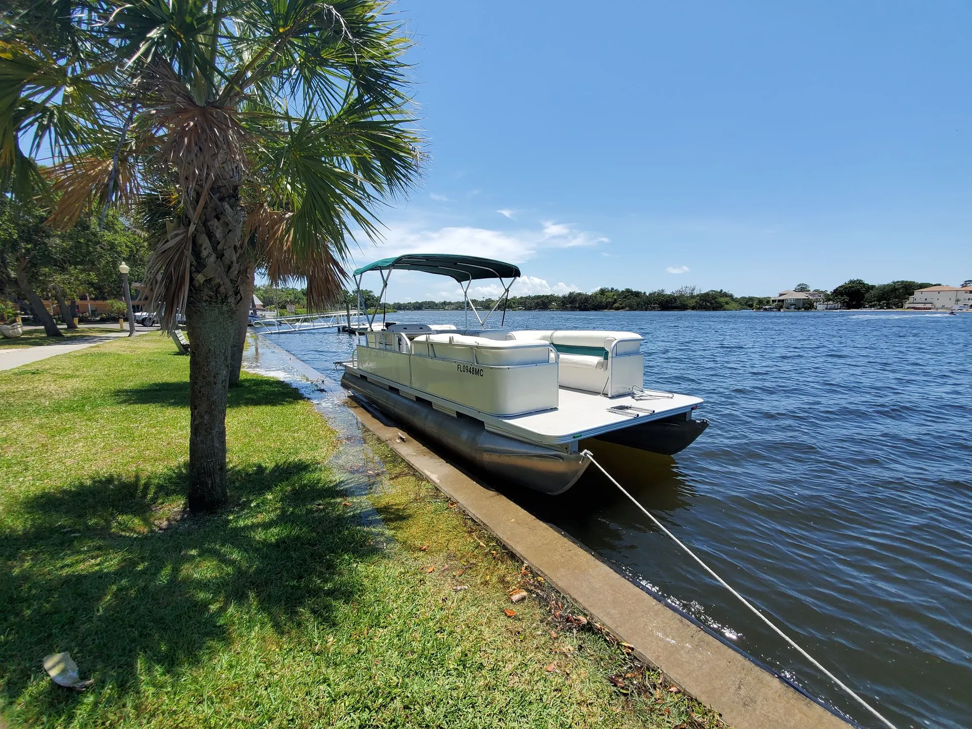 Pontoon great for Island Hoping, Dolphin watching, Sunsets and more