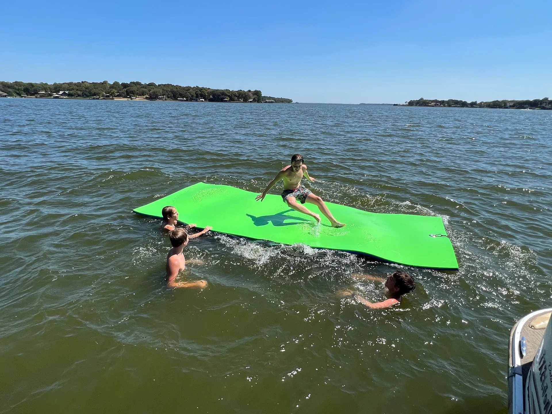 24 Foot pontoon boat for rent on Cedar Creek Lake 