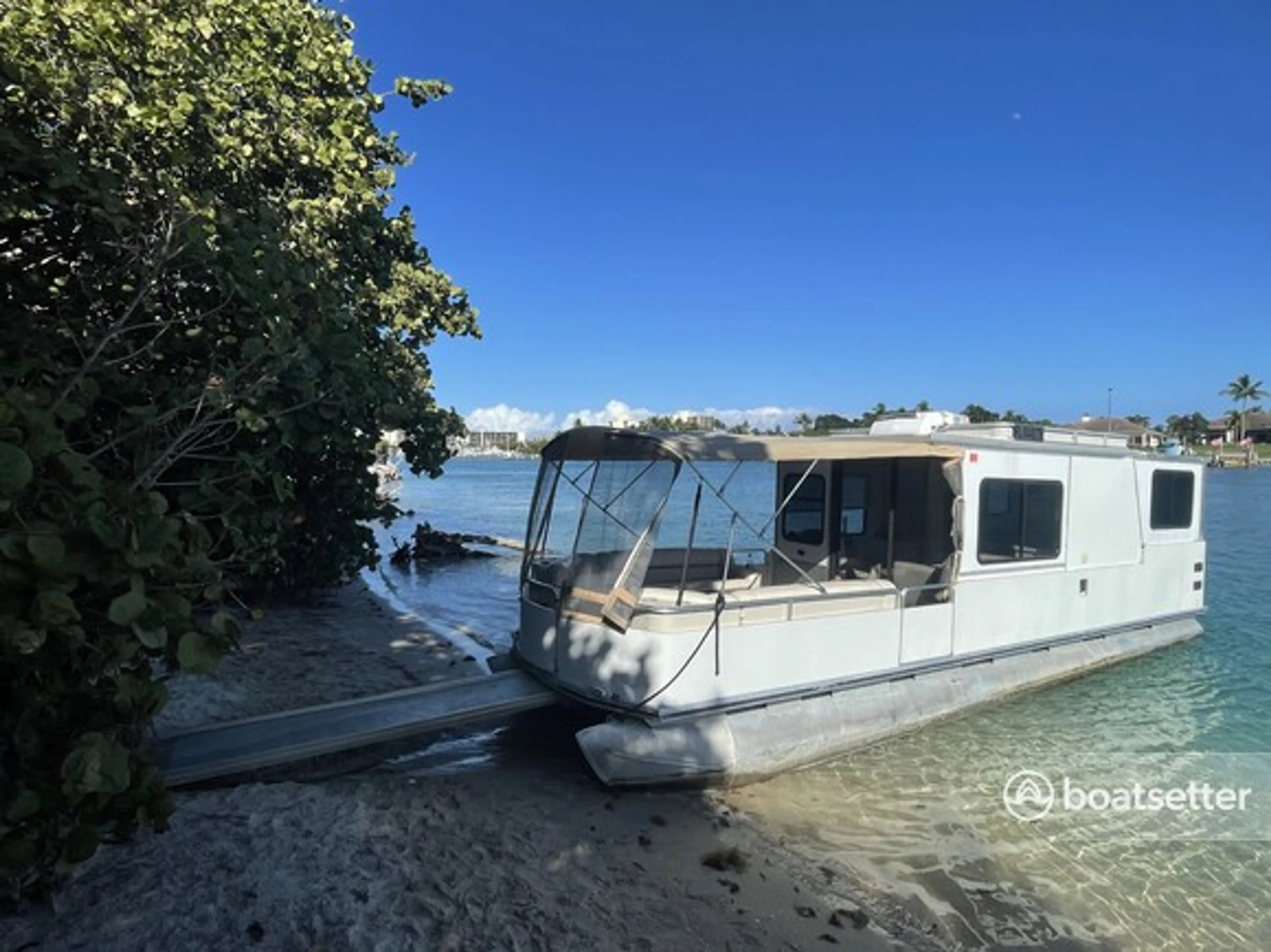 Rent a Sun Tracker by Tracker Marine Party Cruiser 32 Signature IO in