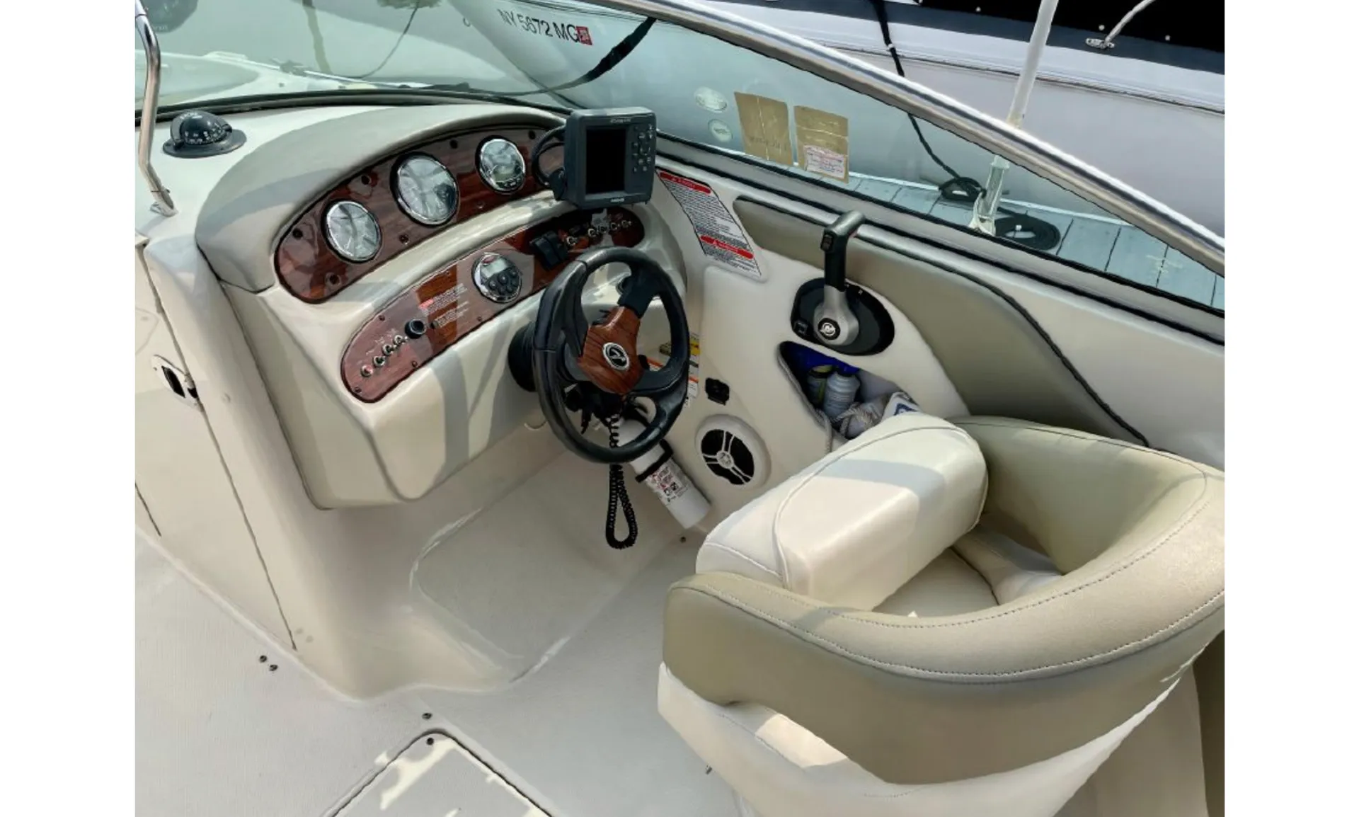 Sea Ray Boats Sundeck in Chicago, IL — photo 6