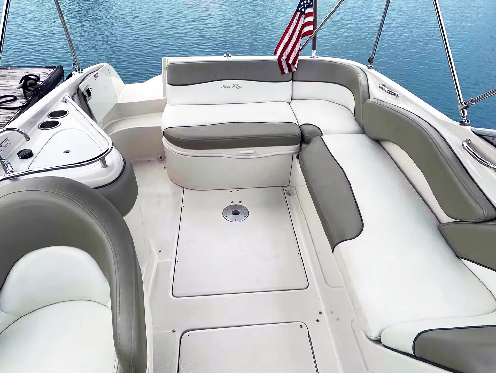 Sea Ray Boats Sundeck in Chicago, IL — photo 4