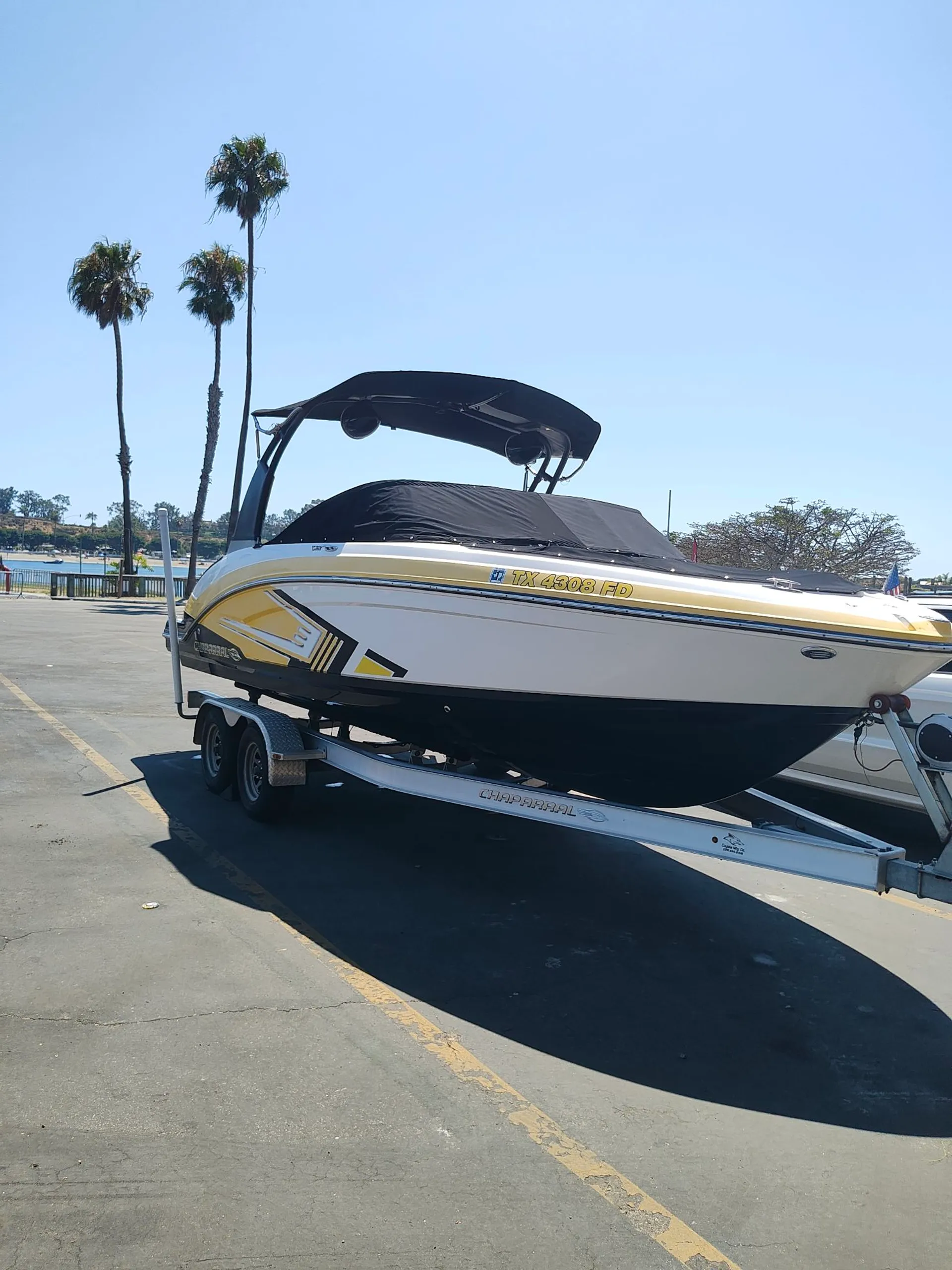 CHAPARRAL BOATS 223 VORTEX VRX W/TRAILER in Newport Beach, CA — photo 2