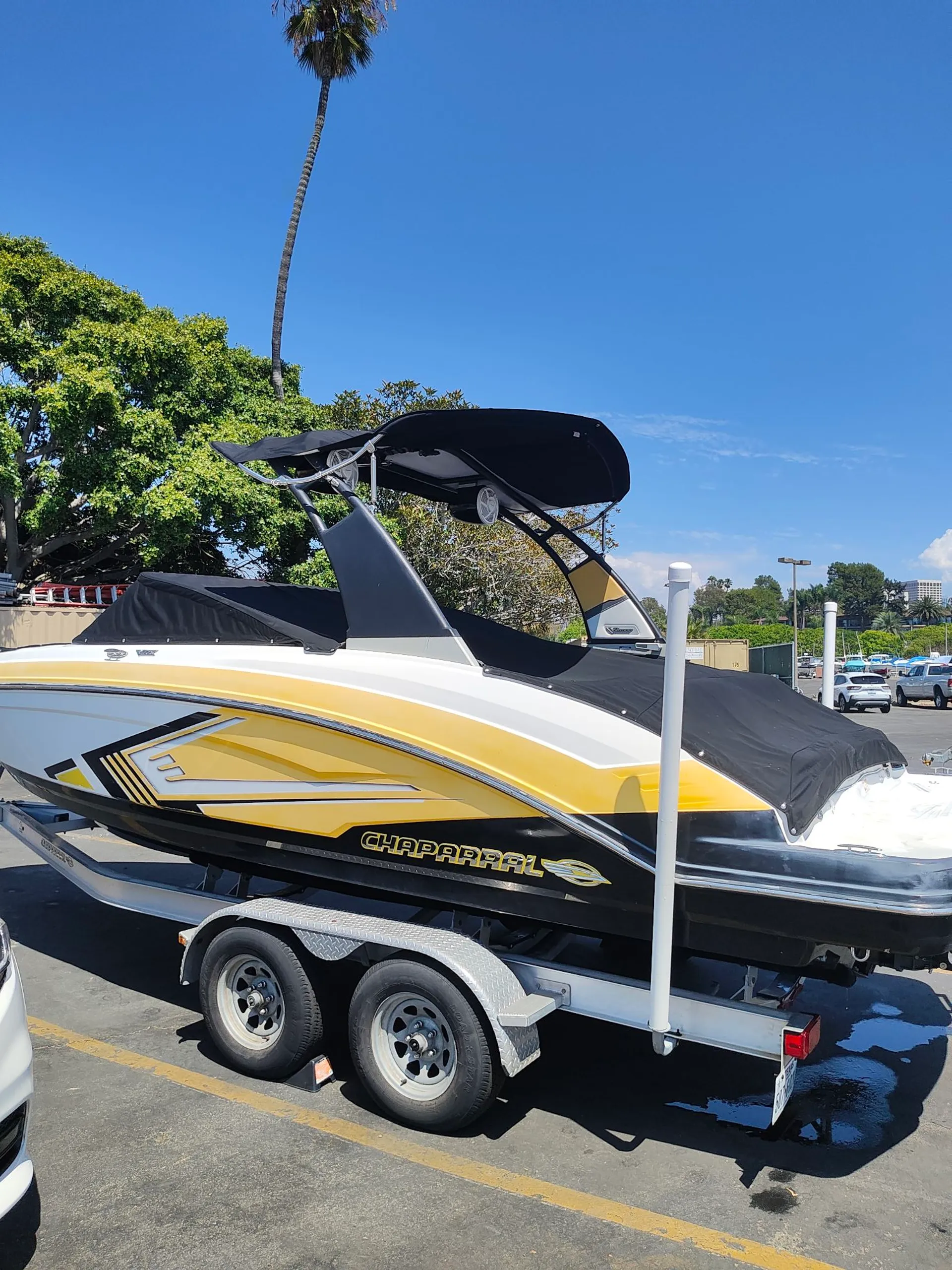 CHAPARRAL BOATS 223 VORTEX VRX W/TRAILER in Newport Beach, CA — photo 4