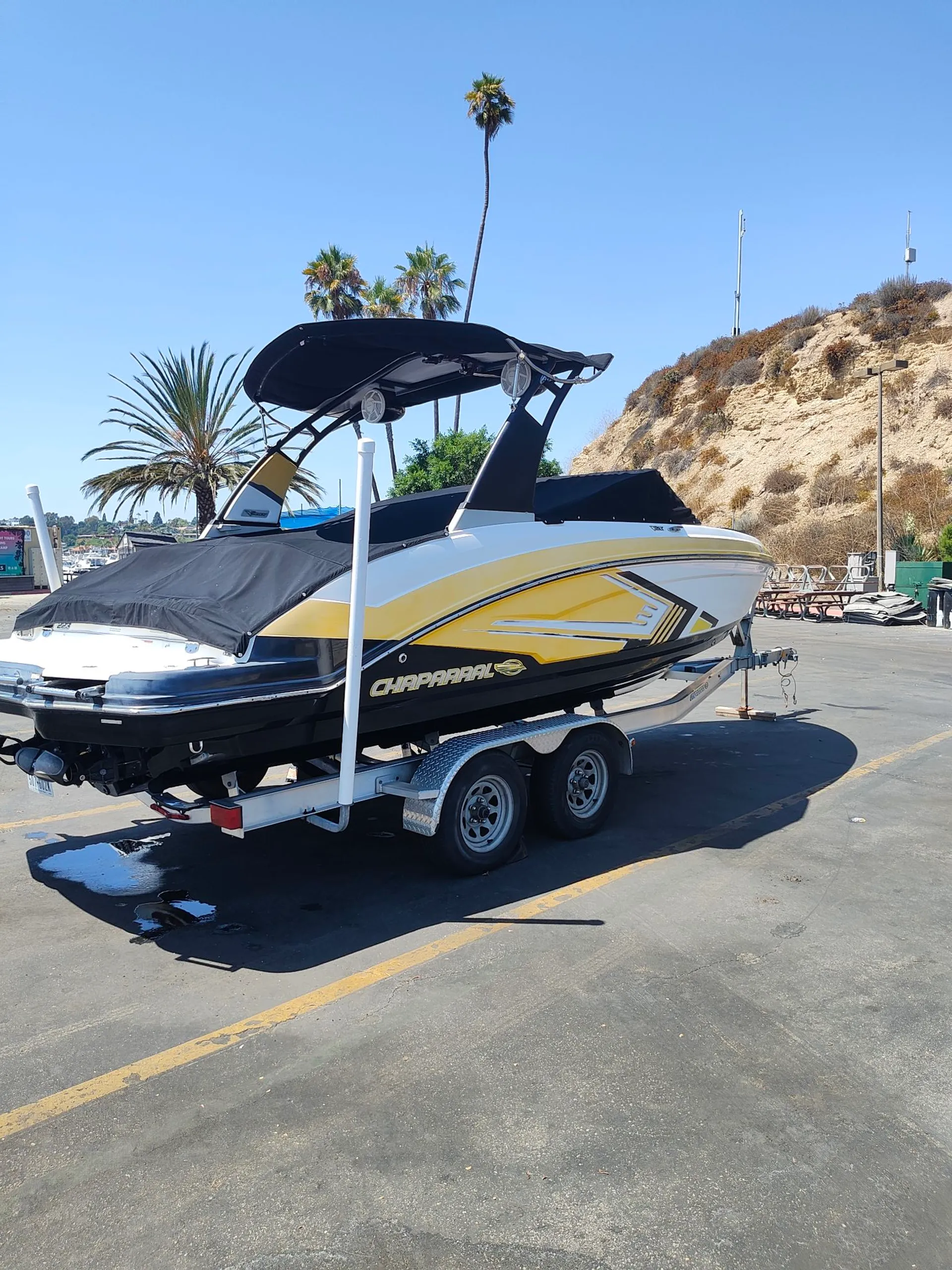 CHAPARRAL BOATS 223 VORTEX VRX W/TRAILER in Newport Beach, CA — photo 6