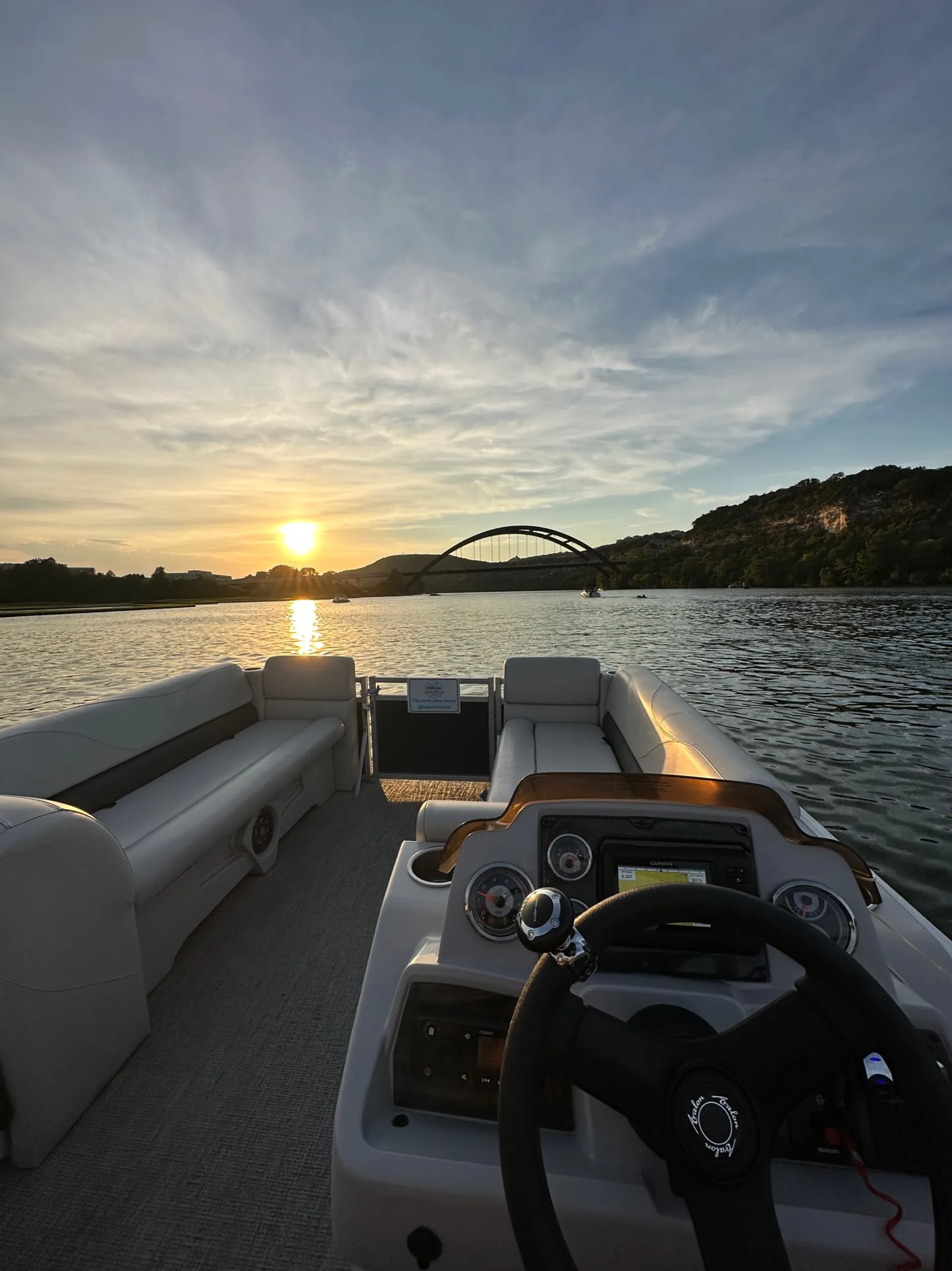 luxury Avalon pontoon Boat Cruise! Perfect for parties/families🎊🥂☀️