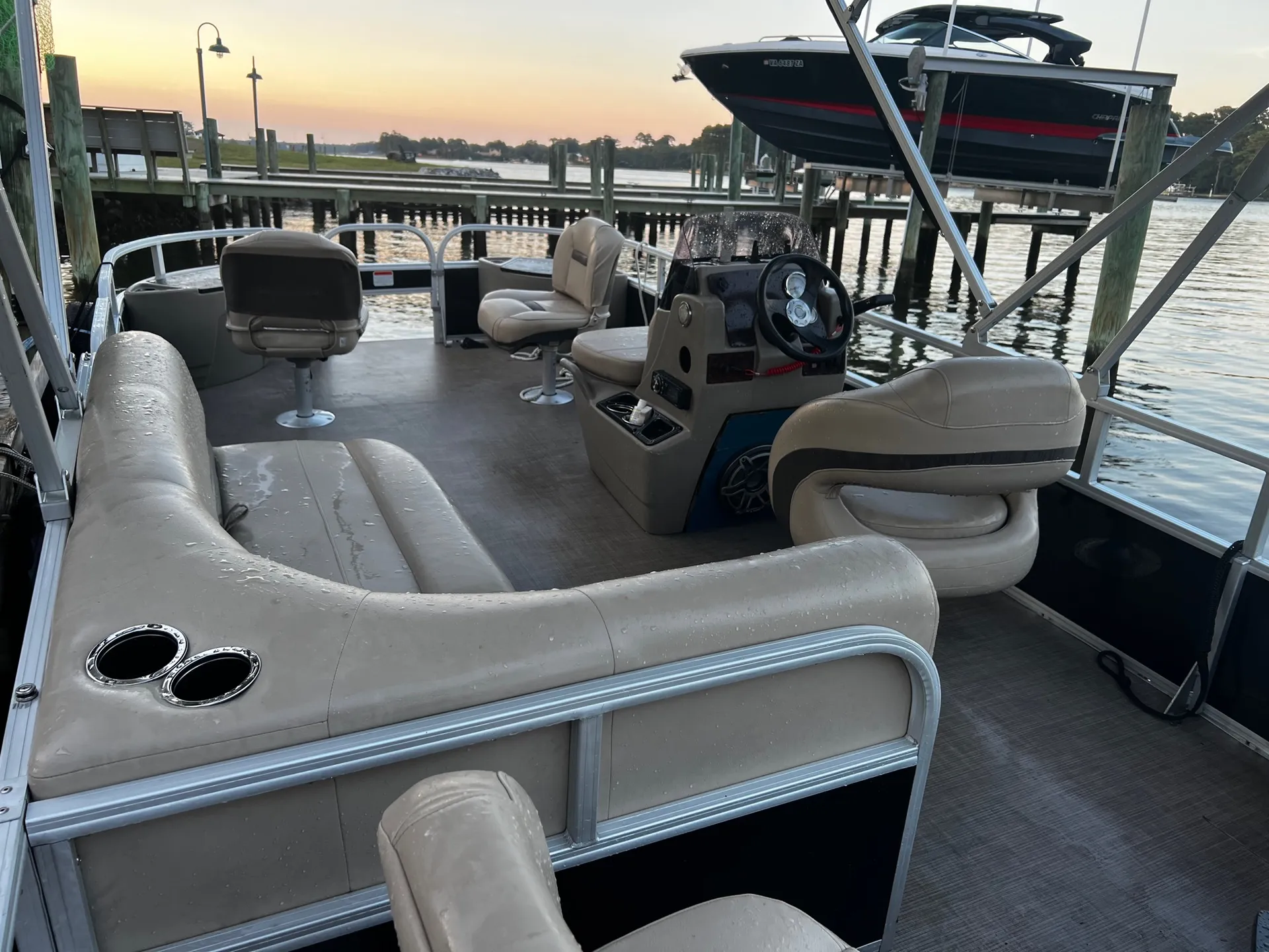 SUN TRACKER BASS BUGGY 18 DLX in Norfolk, VA — photo 7