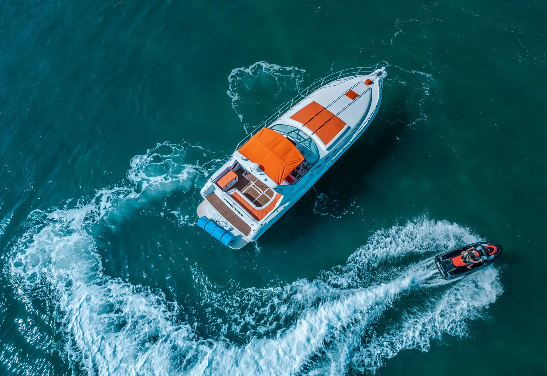 Sea Ray Boats 400 Express Cruiser in Miami, FL — photo 2