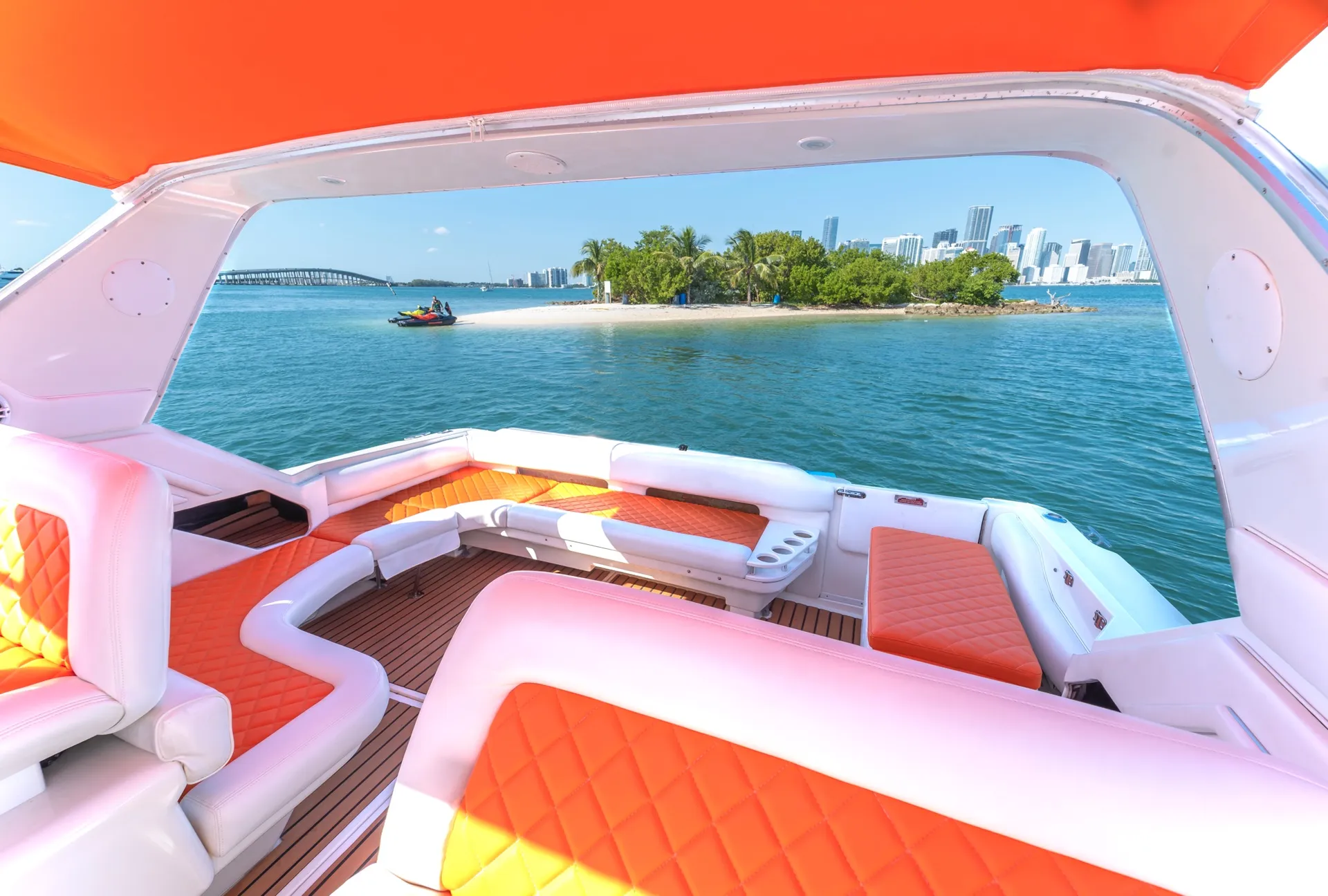 Sea Ray Boats 400 Express Cruiser in Miami, FL — photo 4