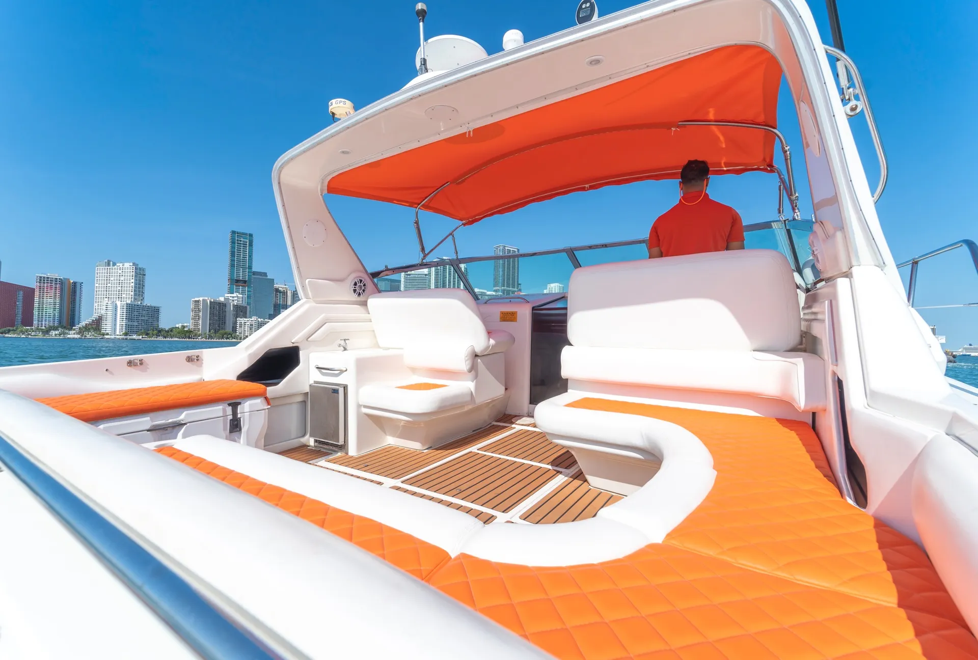 Sea Ray Boats 400 Express Cruiser in Miami, FL — photo 3