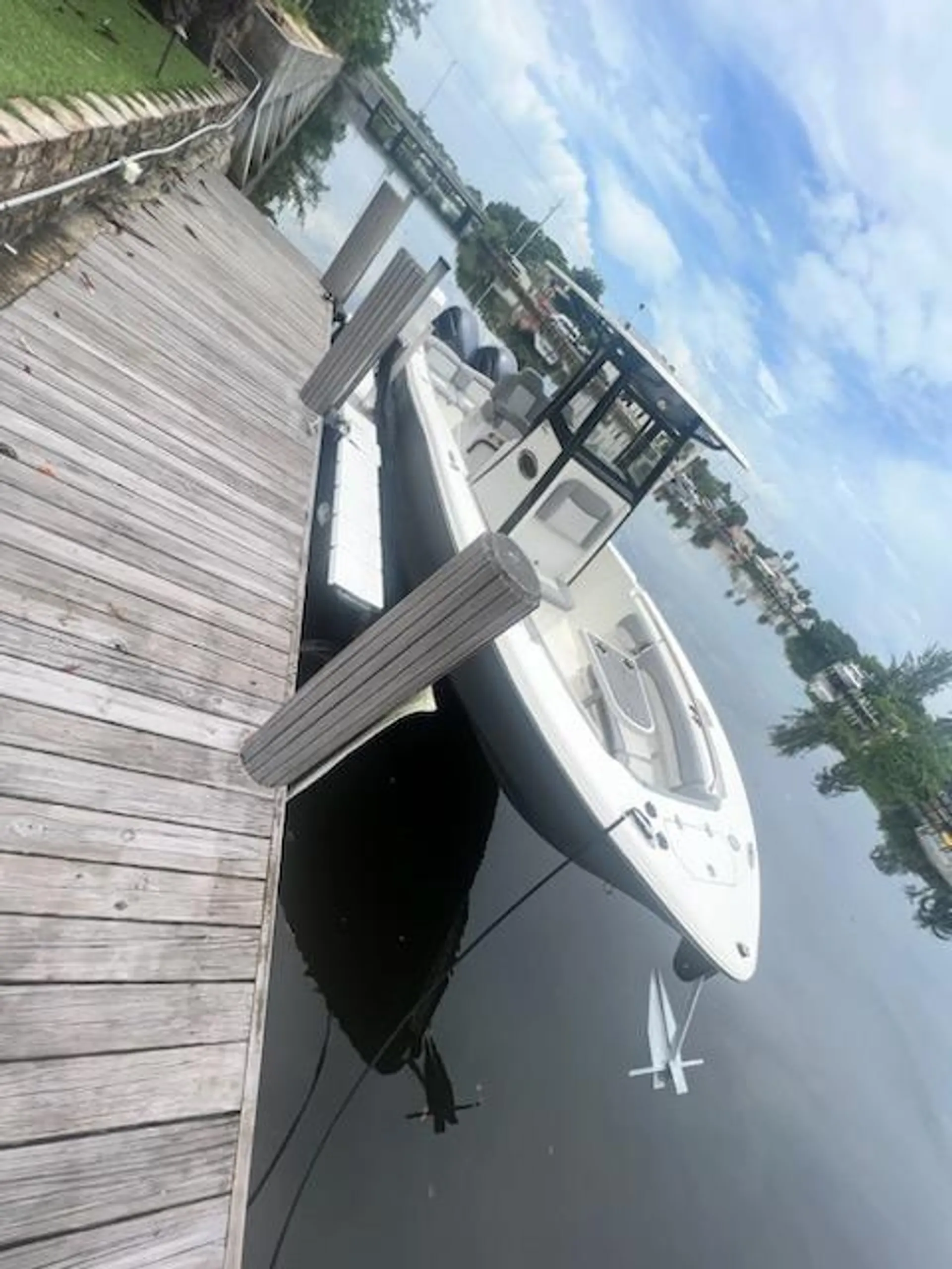 25-Foot Center Console Boat for Ultimate Maritime Adventures