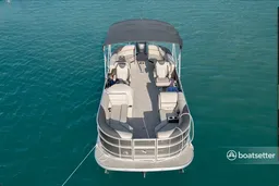 New Luxury Tritoon 24’ up to 13 people (rate includes captain fee)! 