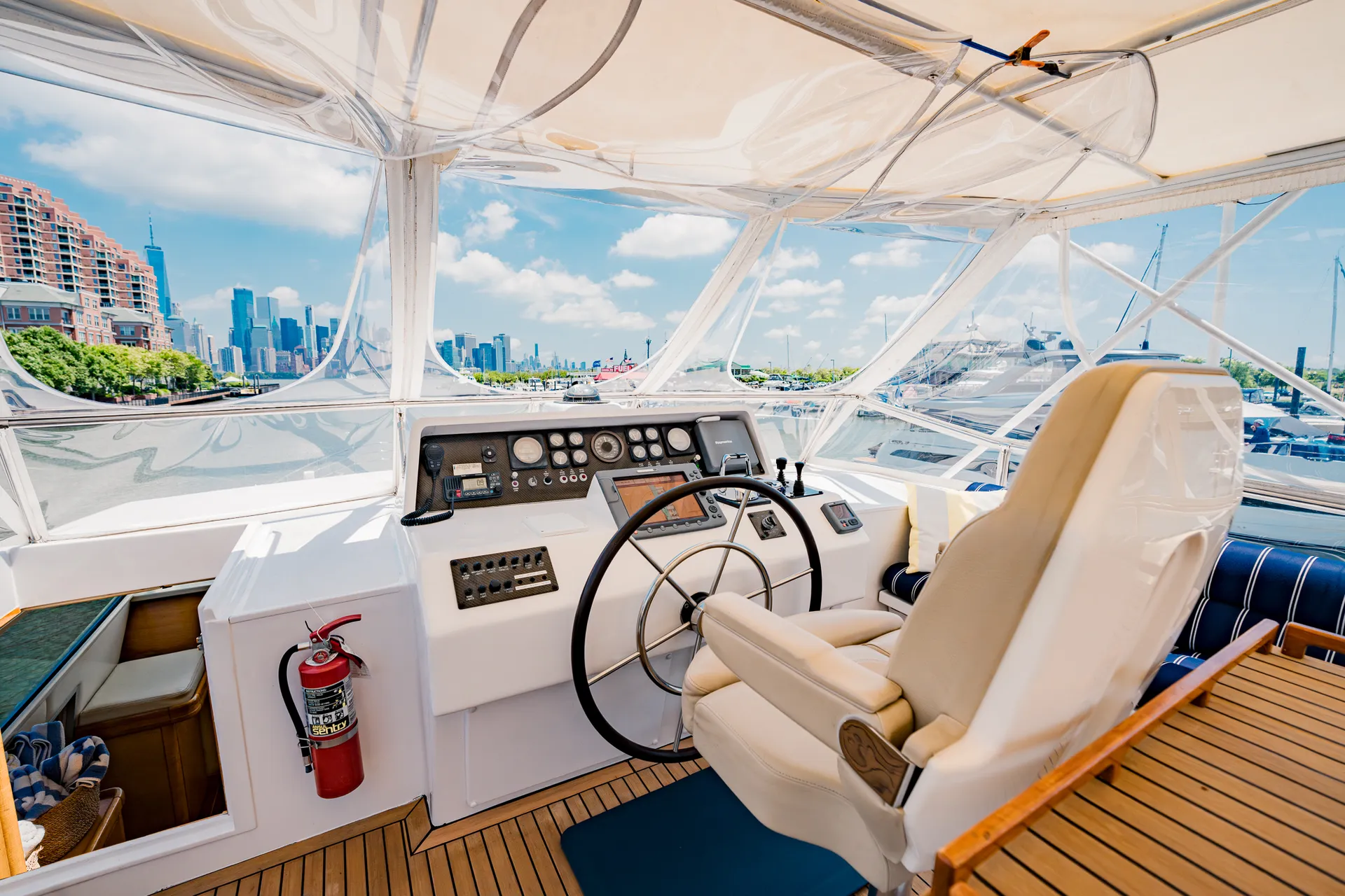 97ft Luxury Yacht in NJ/NYC