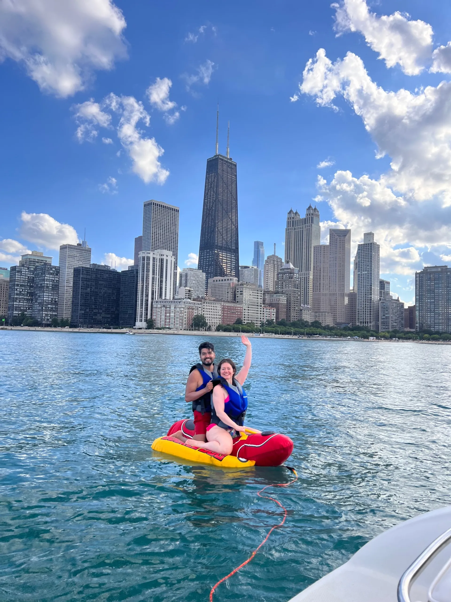 Boatschicago - Motor Boat for rent at Downtown Chicago