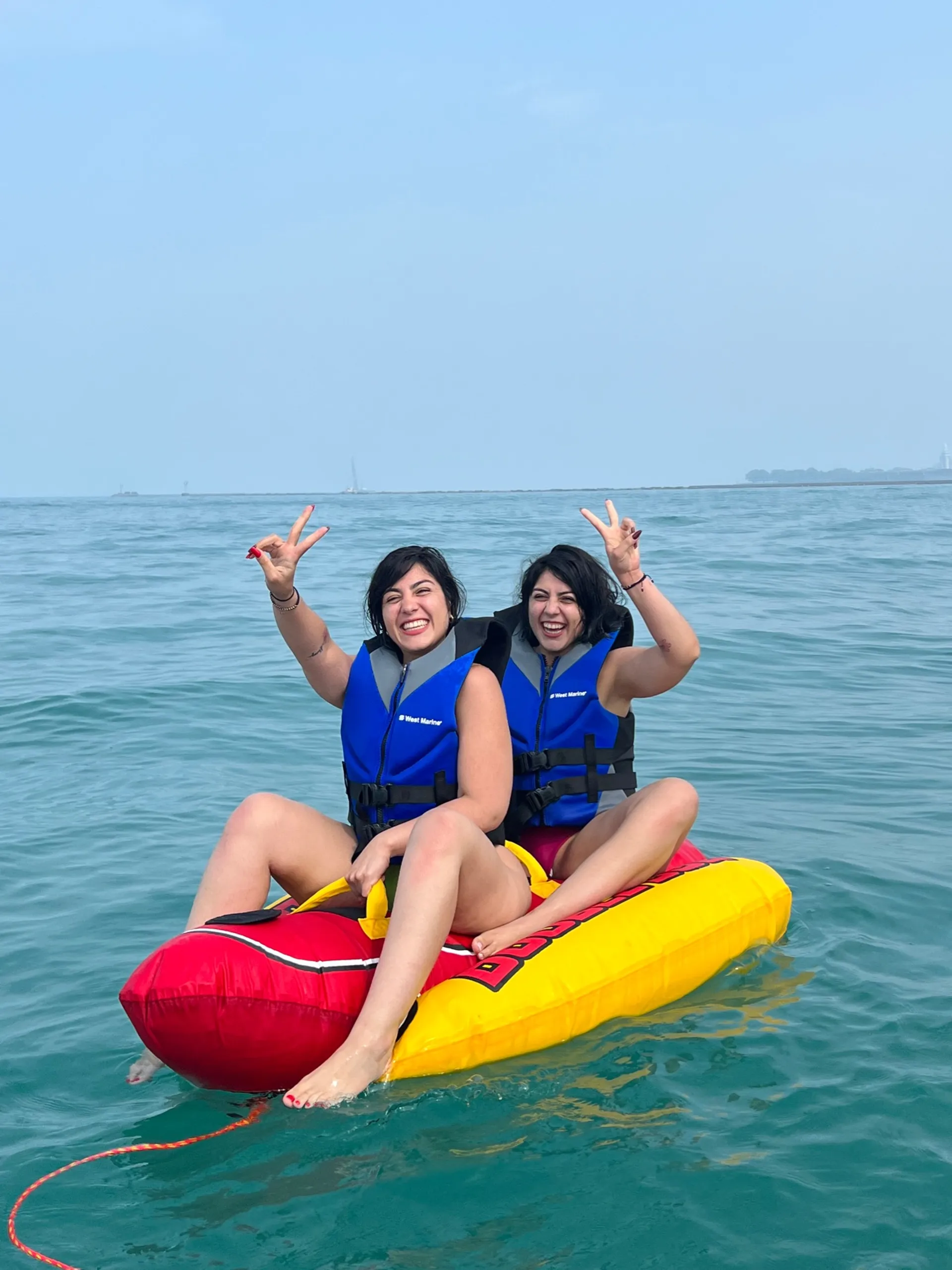 Boatschicago - Motor Boat for rent at Downtown Chicago