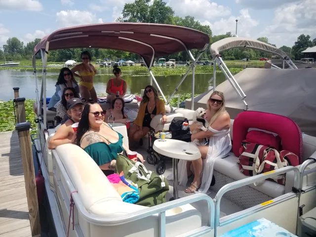 Rent a Avalon Pontoons pontoon in Hebron, OH near me