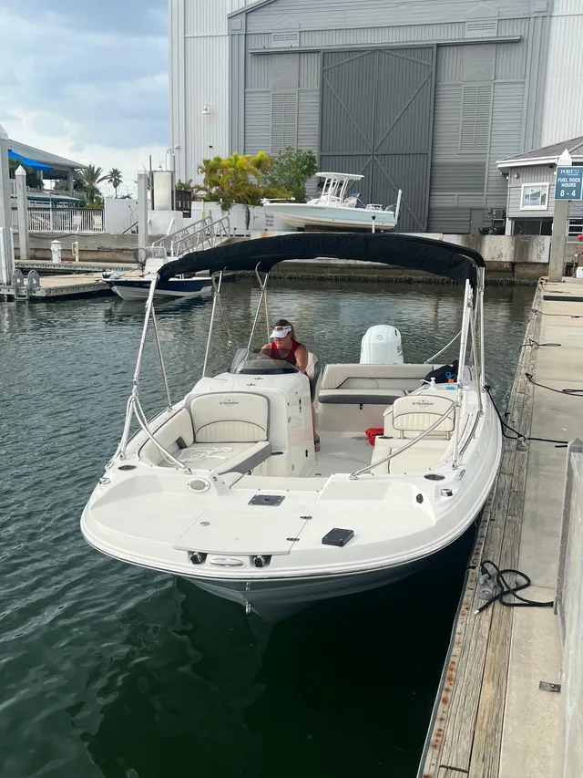 Rent a Stingray Boats deck boat in Riverview, FL near me