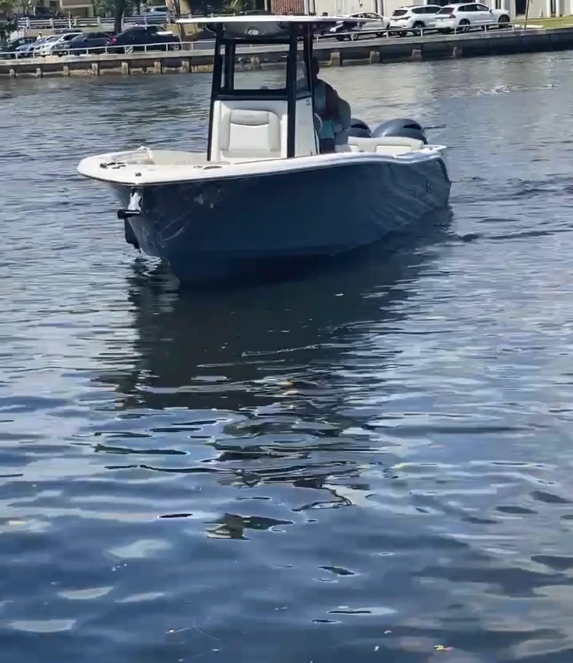 25-Foot Center Console Boat for Ultimate Maritime Adventures