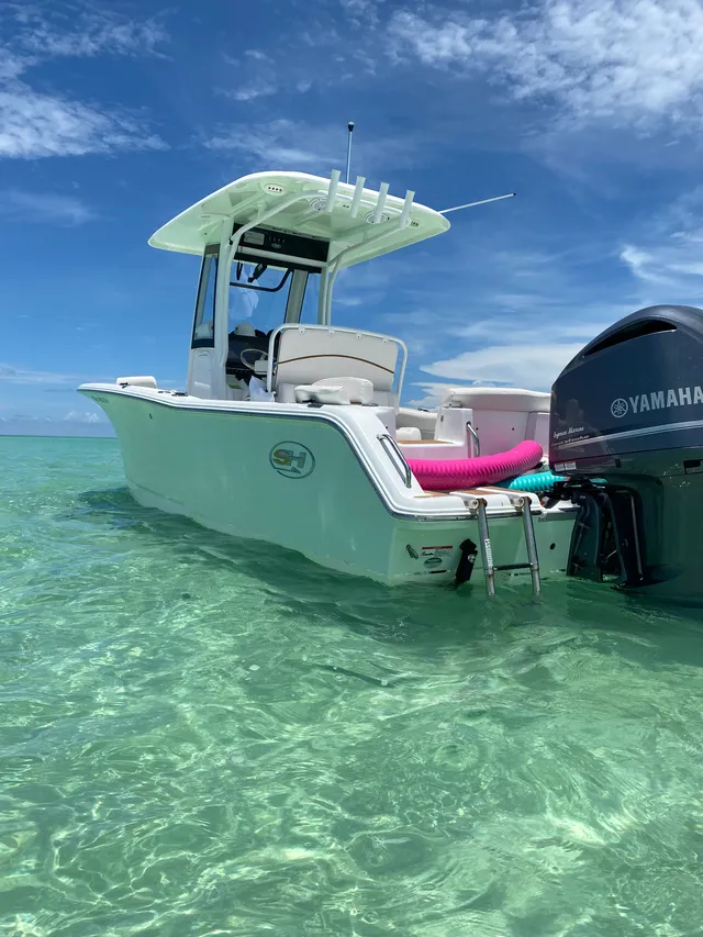 Rent a SEA HUNT BOATS center console in Key Colony Beach, FL near me