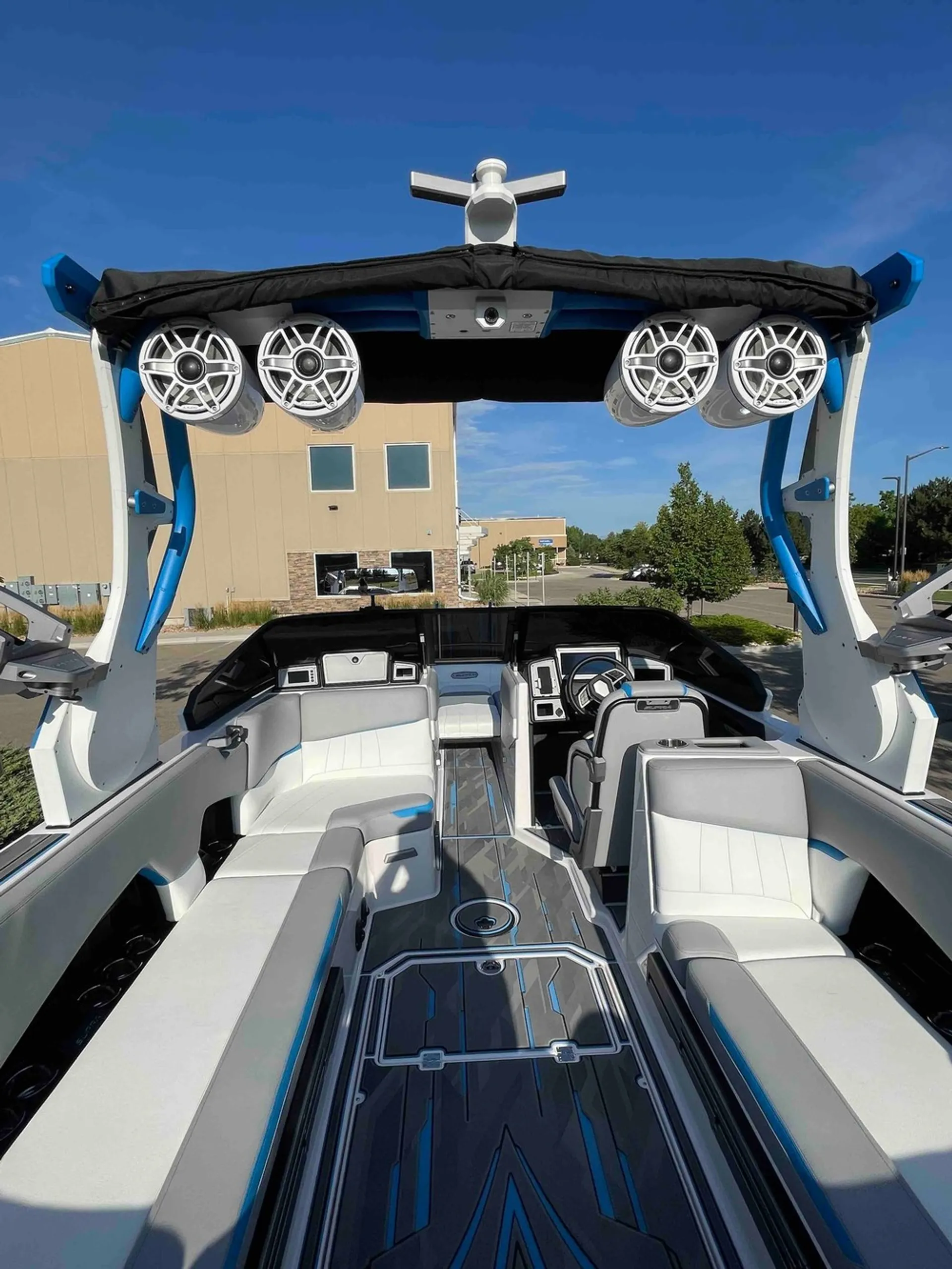 Supra SE 550 Wake/Surf Boat Rental